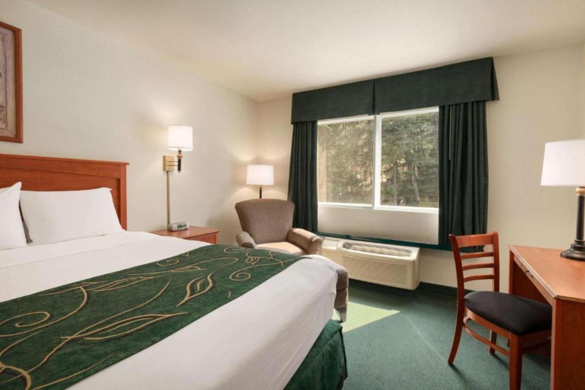 Travelodge by Wyndham Dunsmuir photo 3