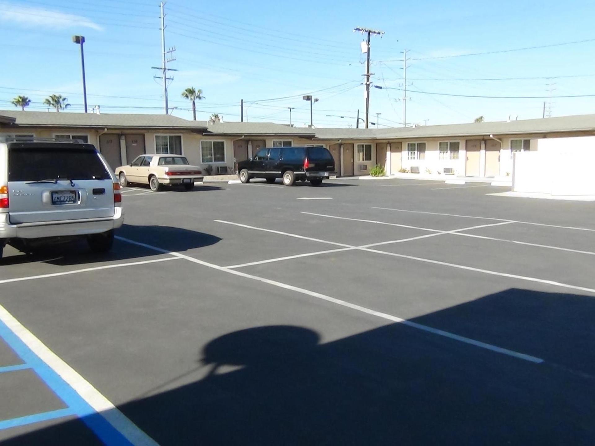 Desert Inn Motel photo 23