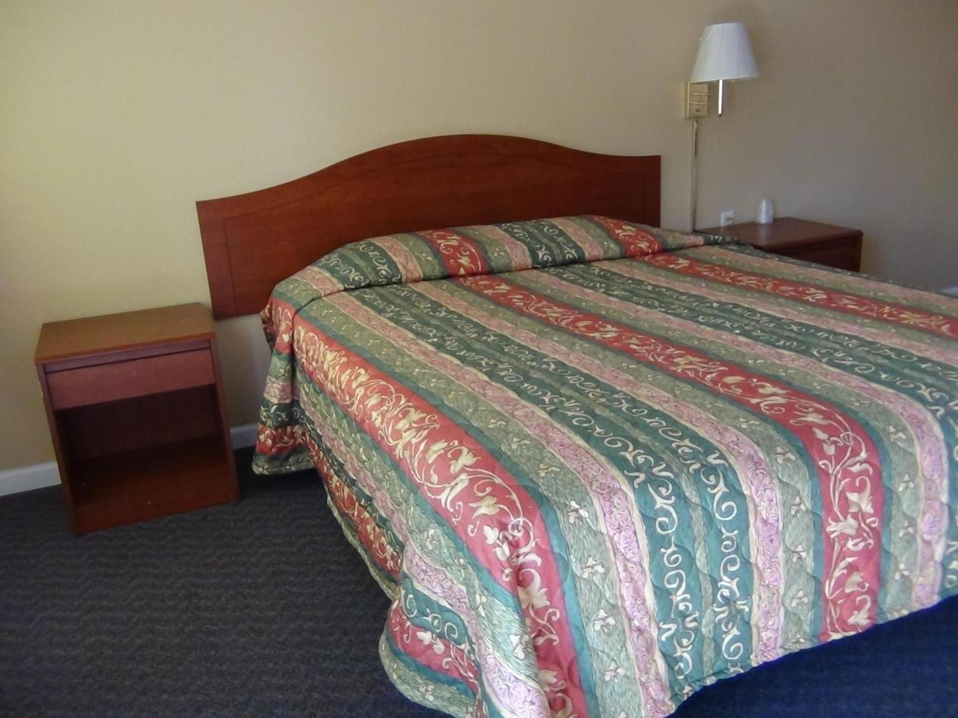 Desert Inn Motel photo 20