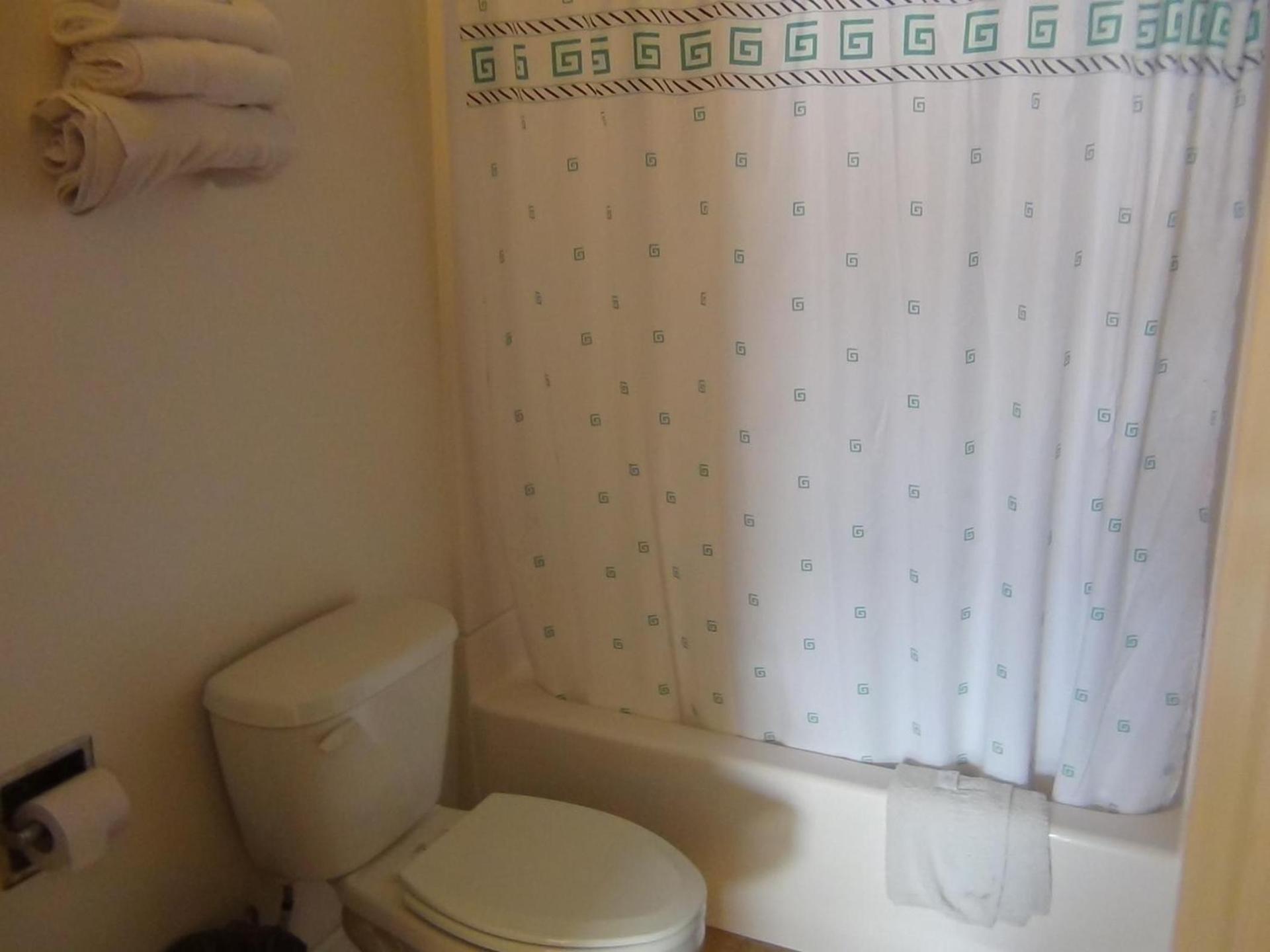 Desert Inn Motel photo 21