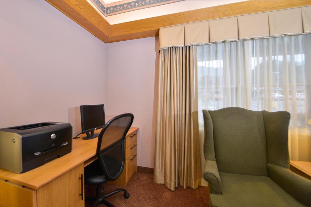 Days Inn by Wyndham Jefferson photo 19