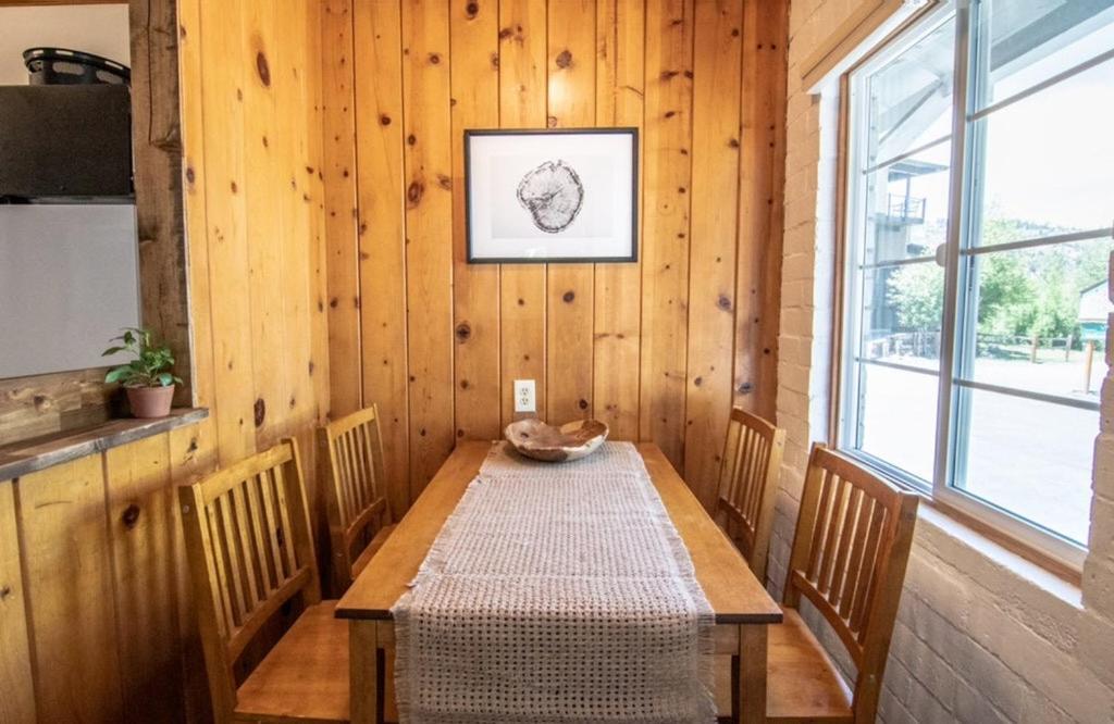 Lake Front Cabins photo 61