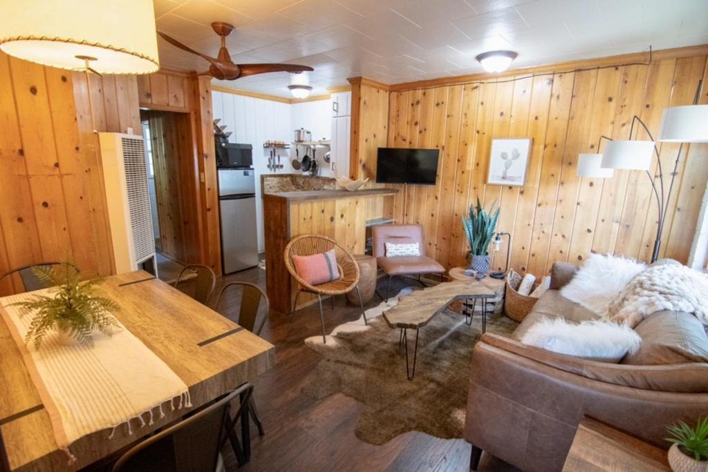 Lake Front Cabins photo 76