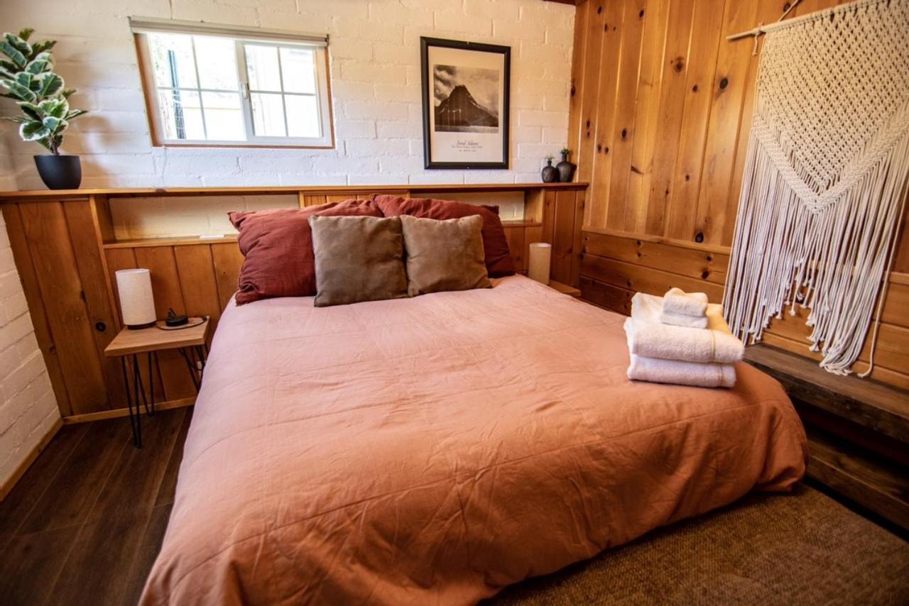Lake Front Cabins photo 5