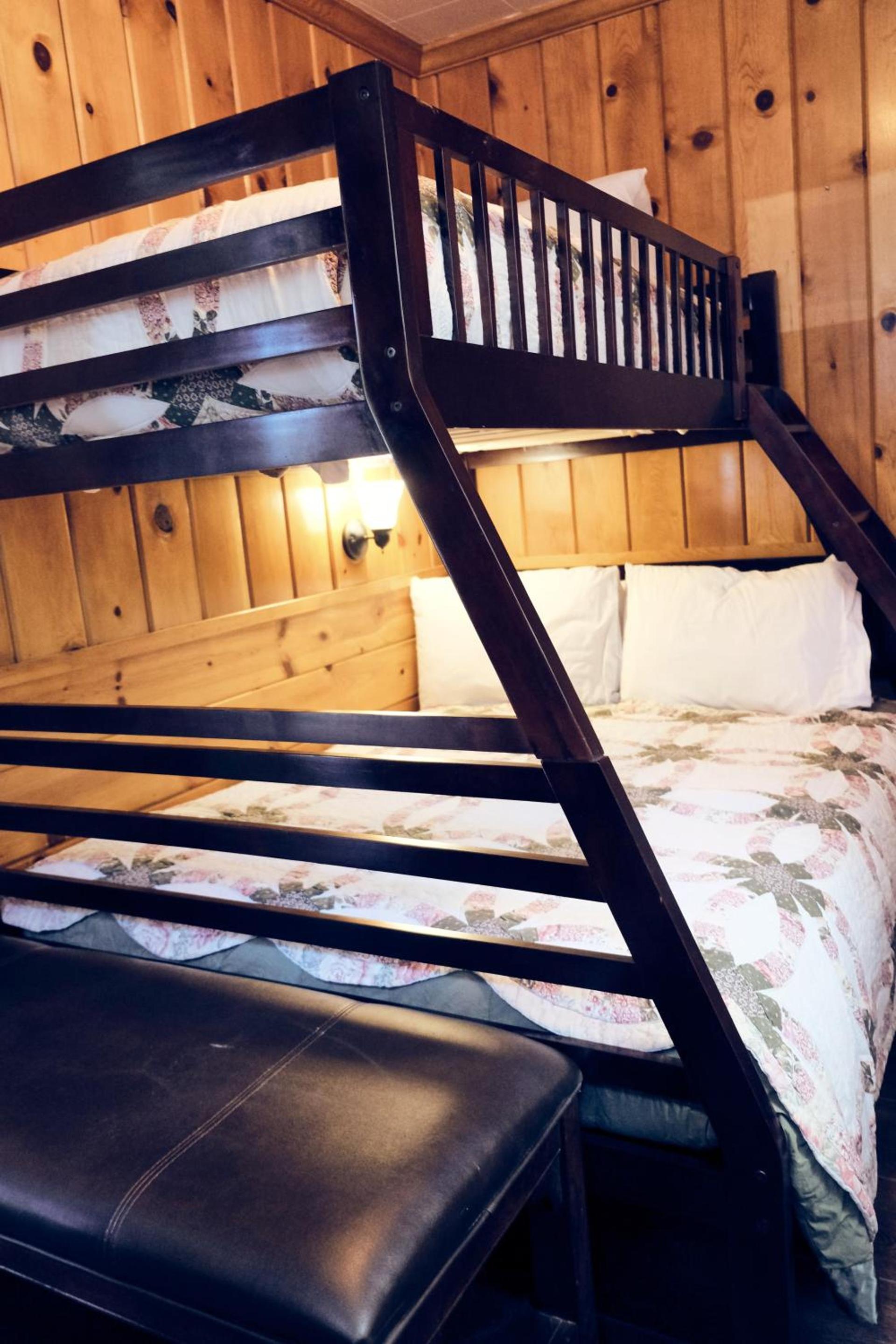 Lake Front Cabins photo 60