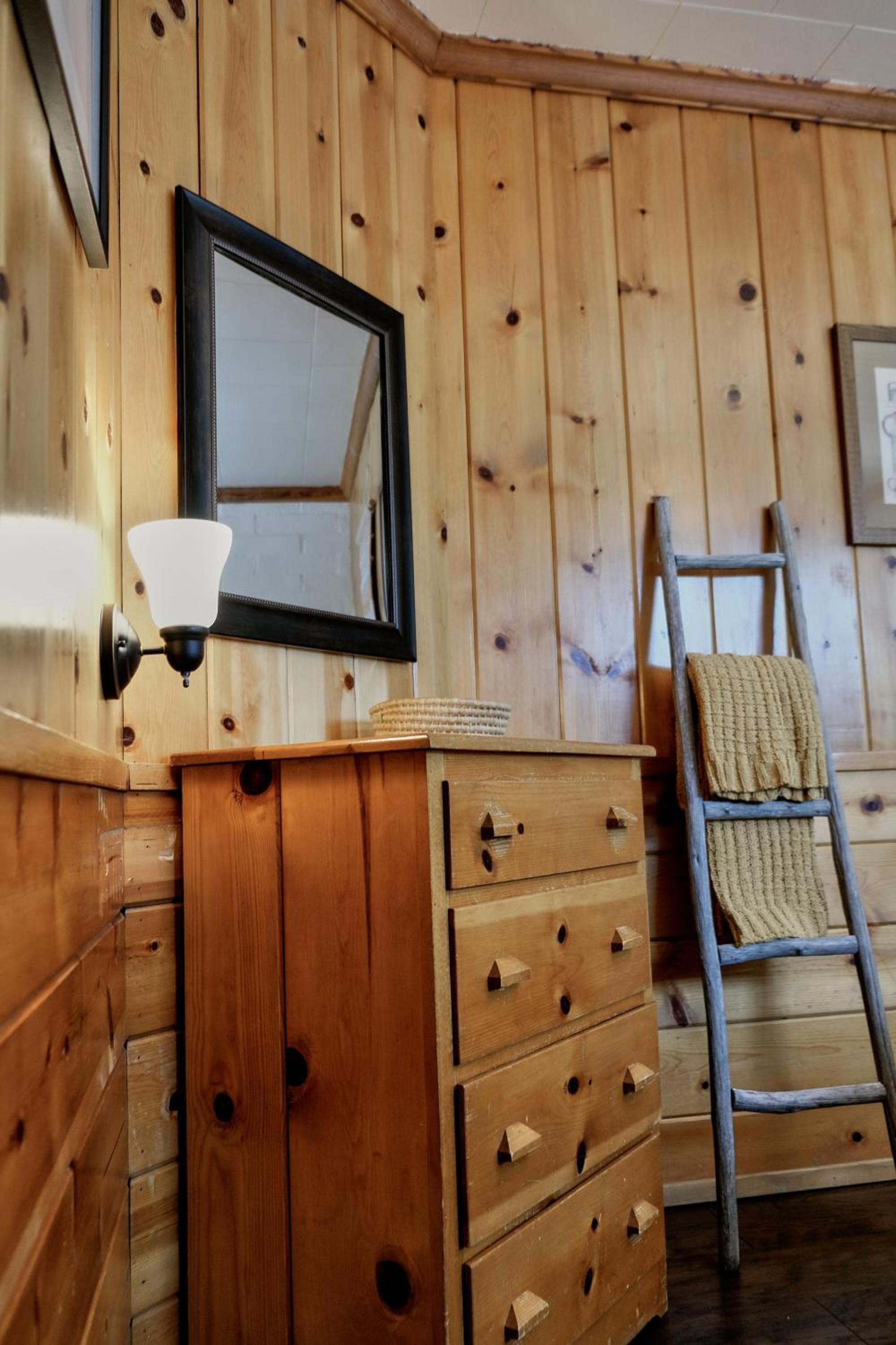 Lake Front Cabins photo 80