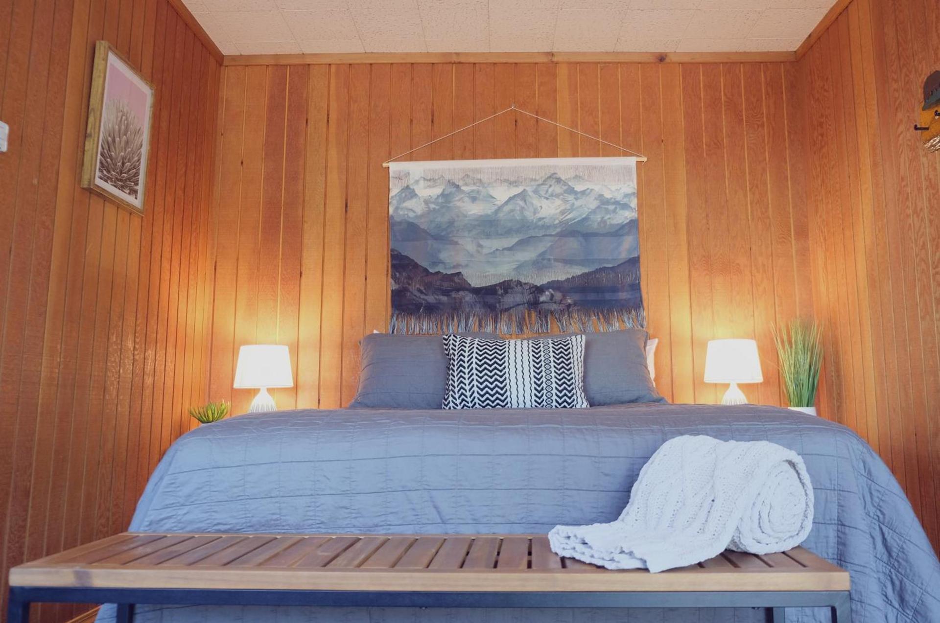 Lake Front Cabins photo 62