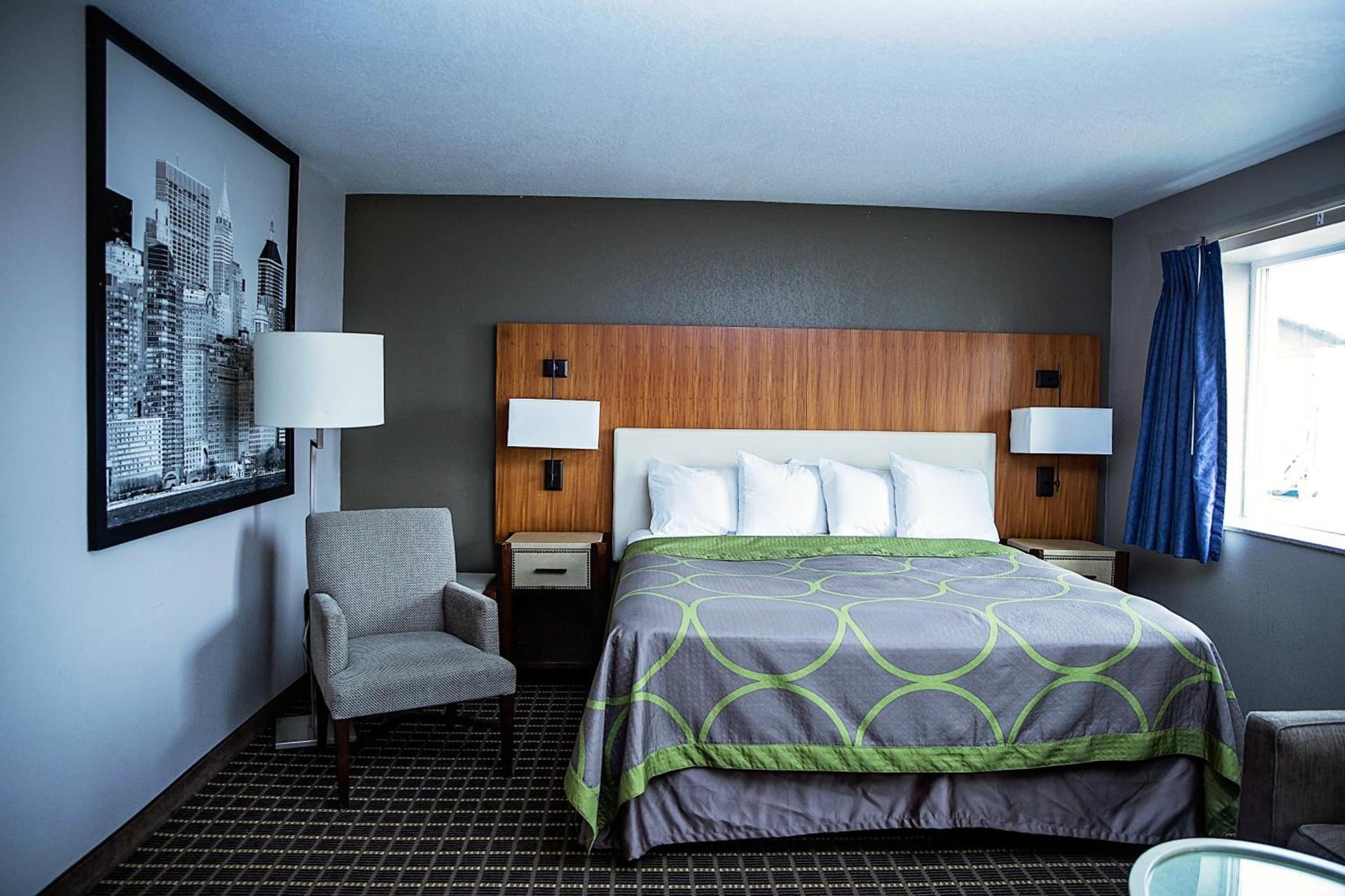 Super 8 by Wyndham Holbrook photo 42
