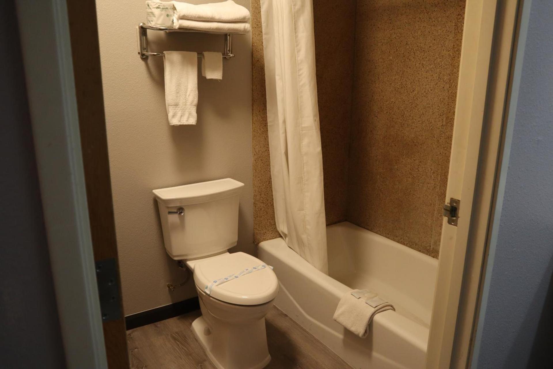 Express Inn & Suites Eugene photo 37