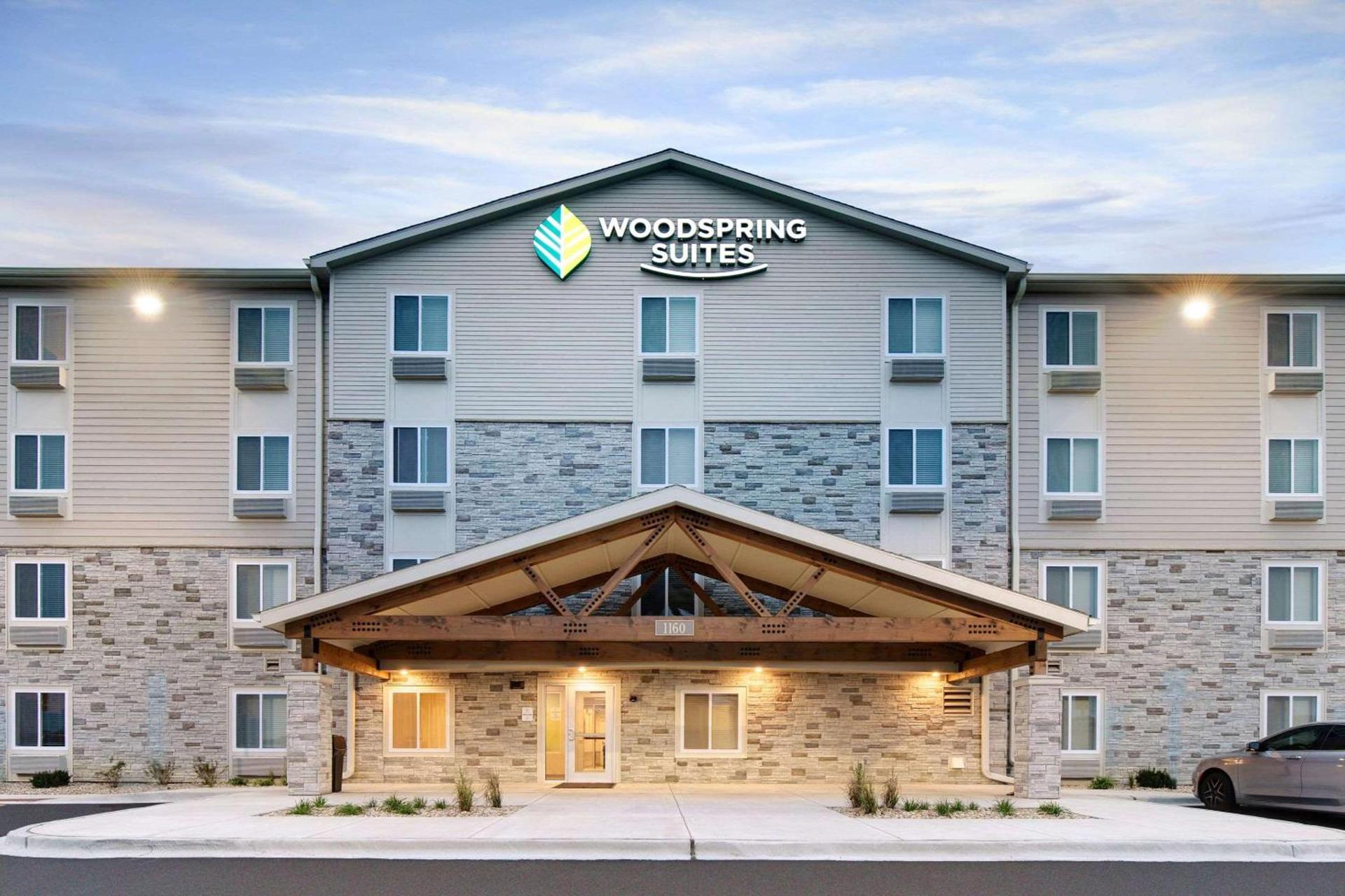 WoodSpring Suites Carol Stream - Chicago photo 5