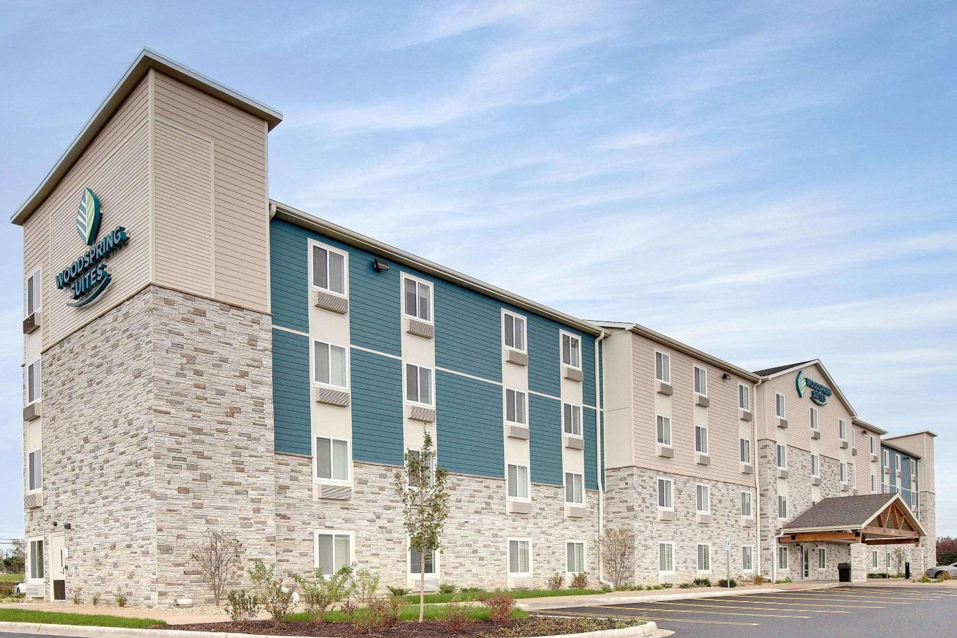 WoodSpring Suites Carol Stream - Chicago photo 2