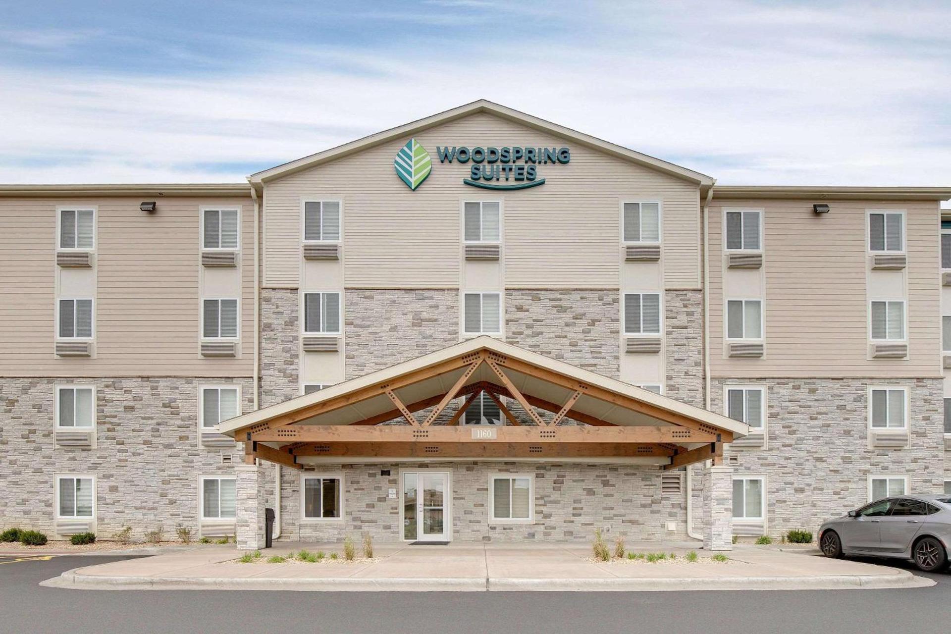 WoodSpring Suites Carol Stream - Chicago photo 1
