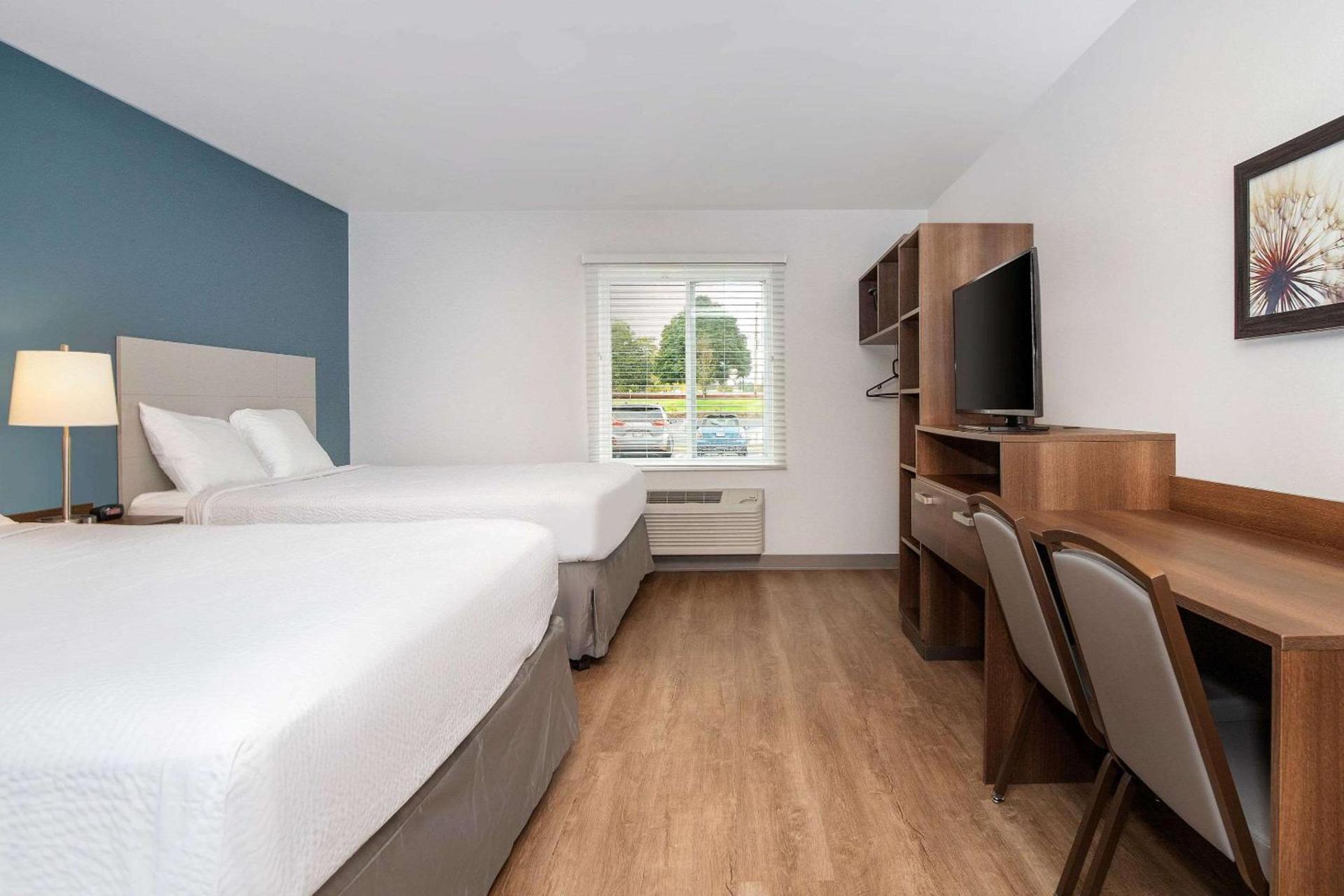 WoodSpring Suites Carol Stream - Chicago photo 12