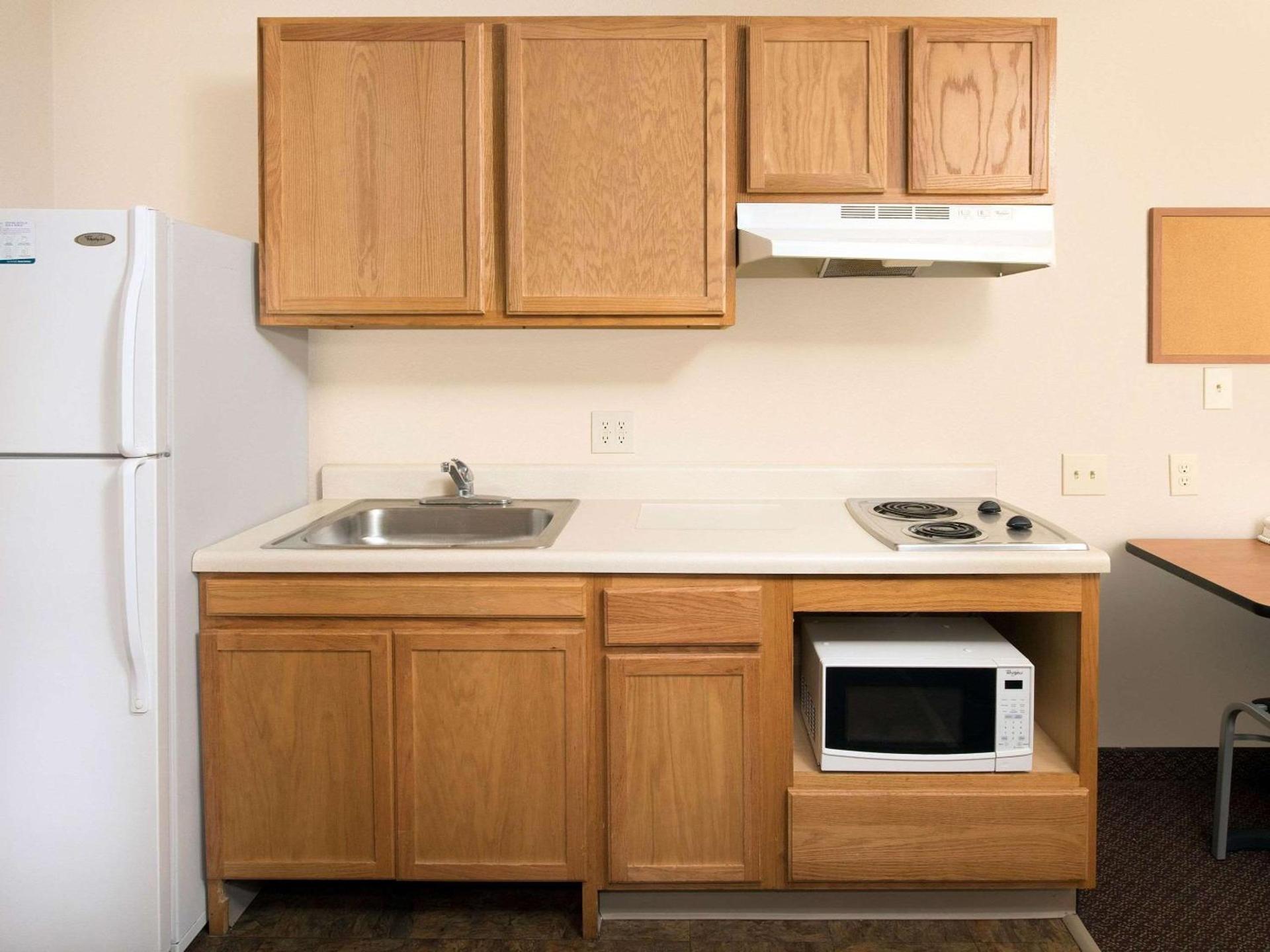 WoodSpring Suites Merrillville photo 8