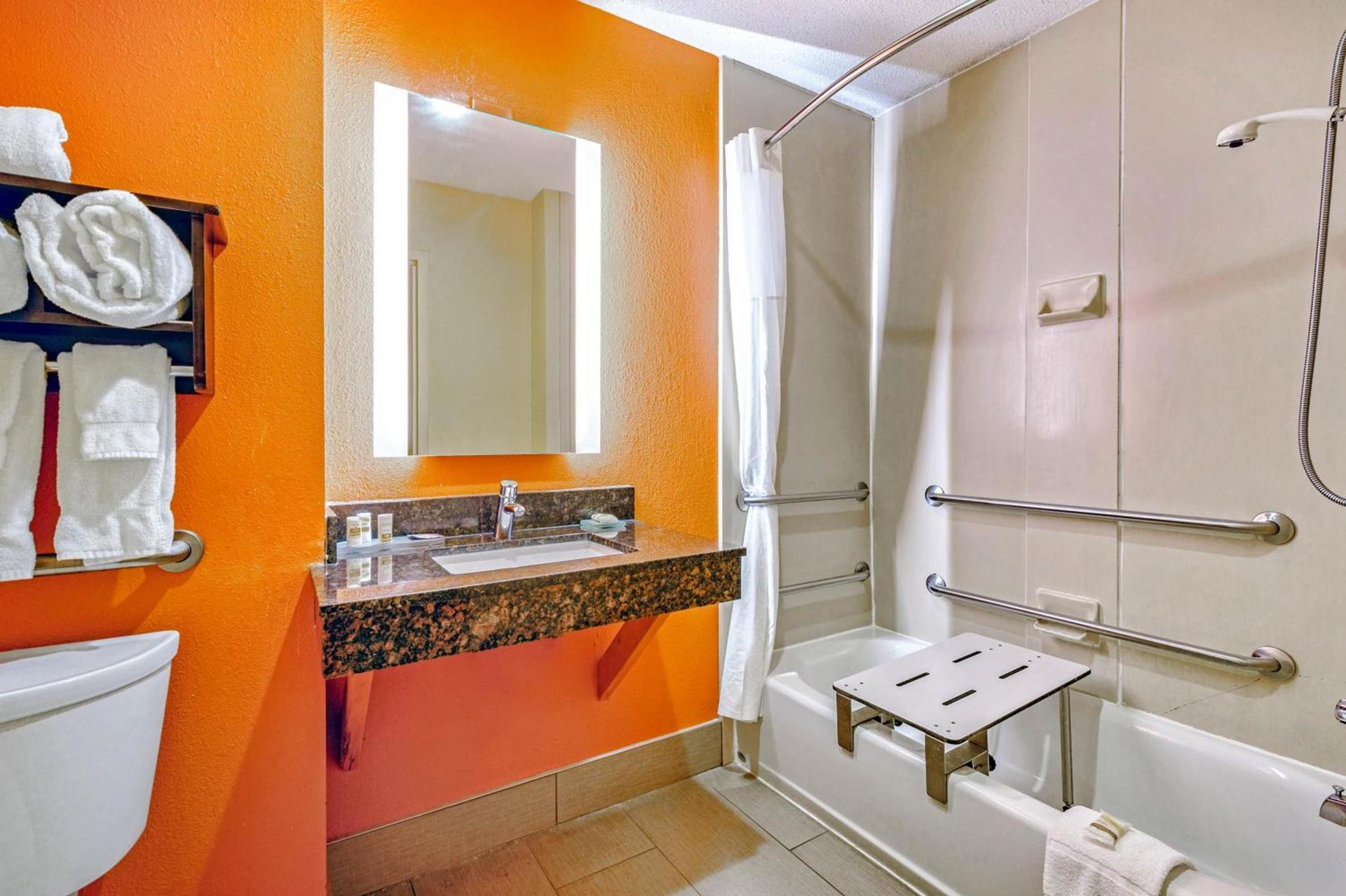 La Quinta by Wyndham Florence photo 3