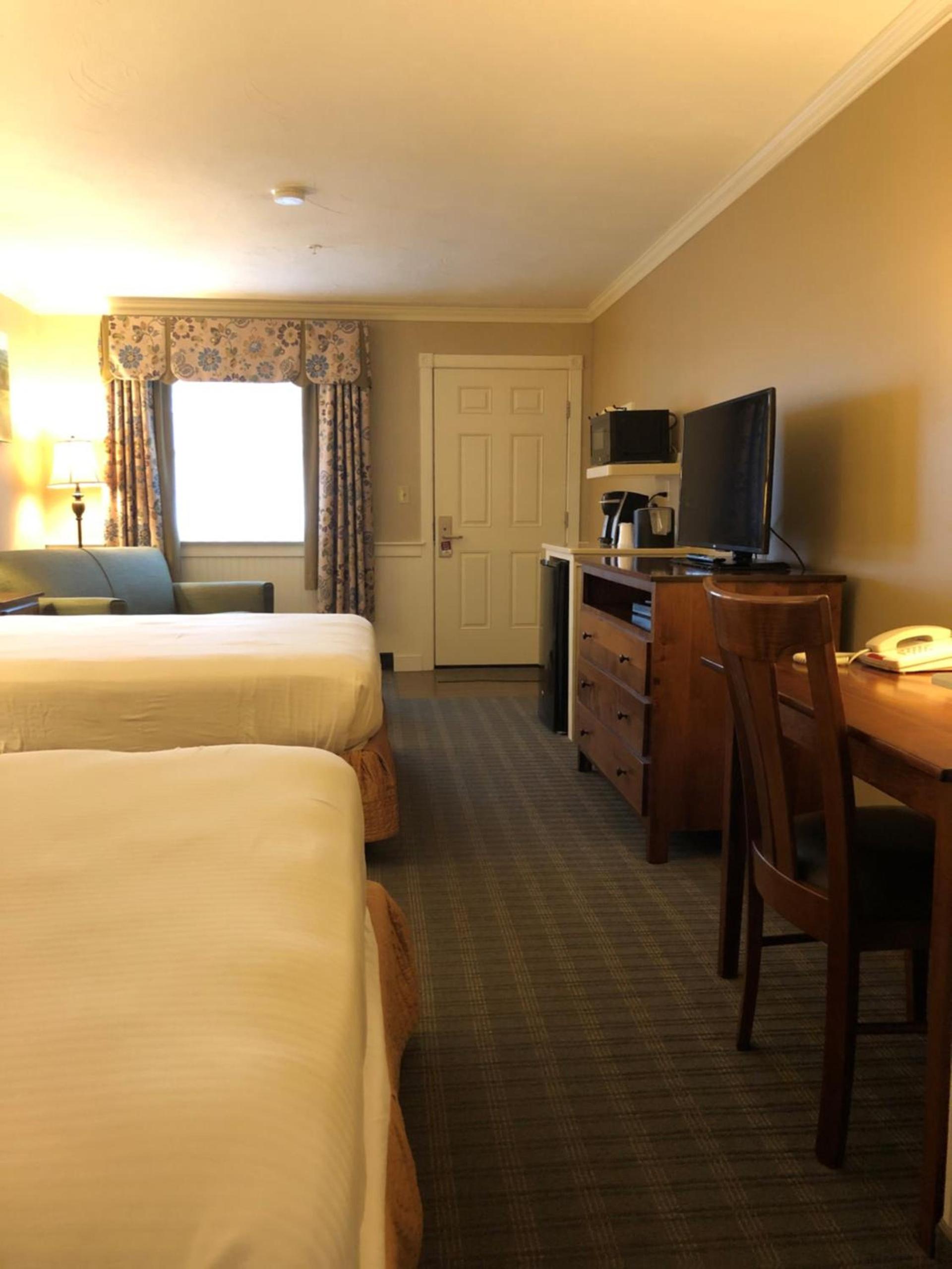 Bird-in-Hand Family Inn photo 32