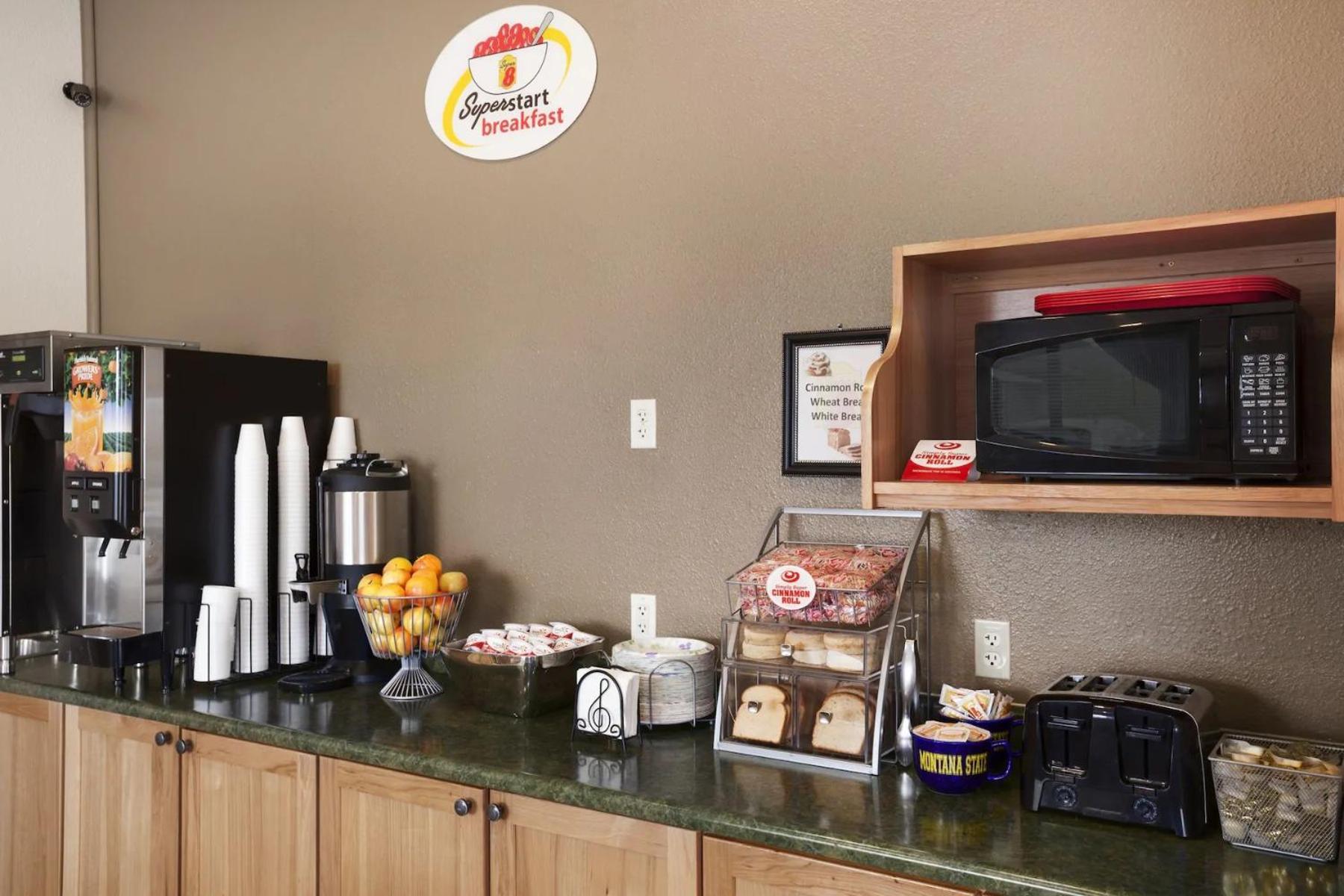 Super 8 by Wyndham Bozeman photo 14