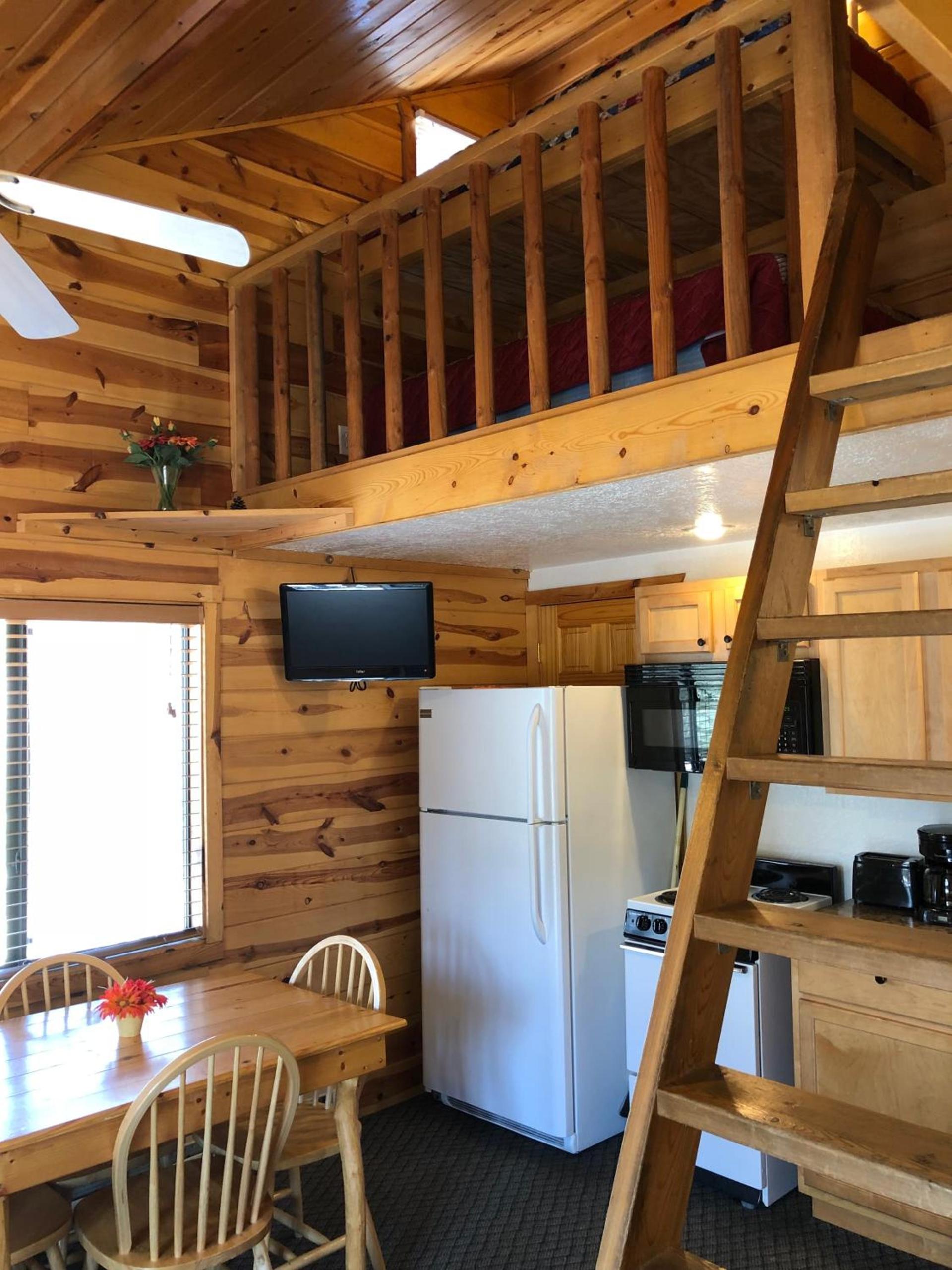 Mountain View Lodge & Cabins photo 32