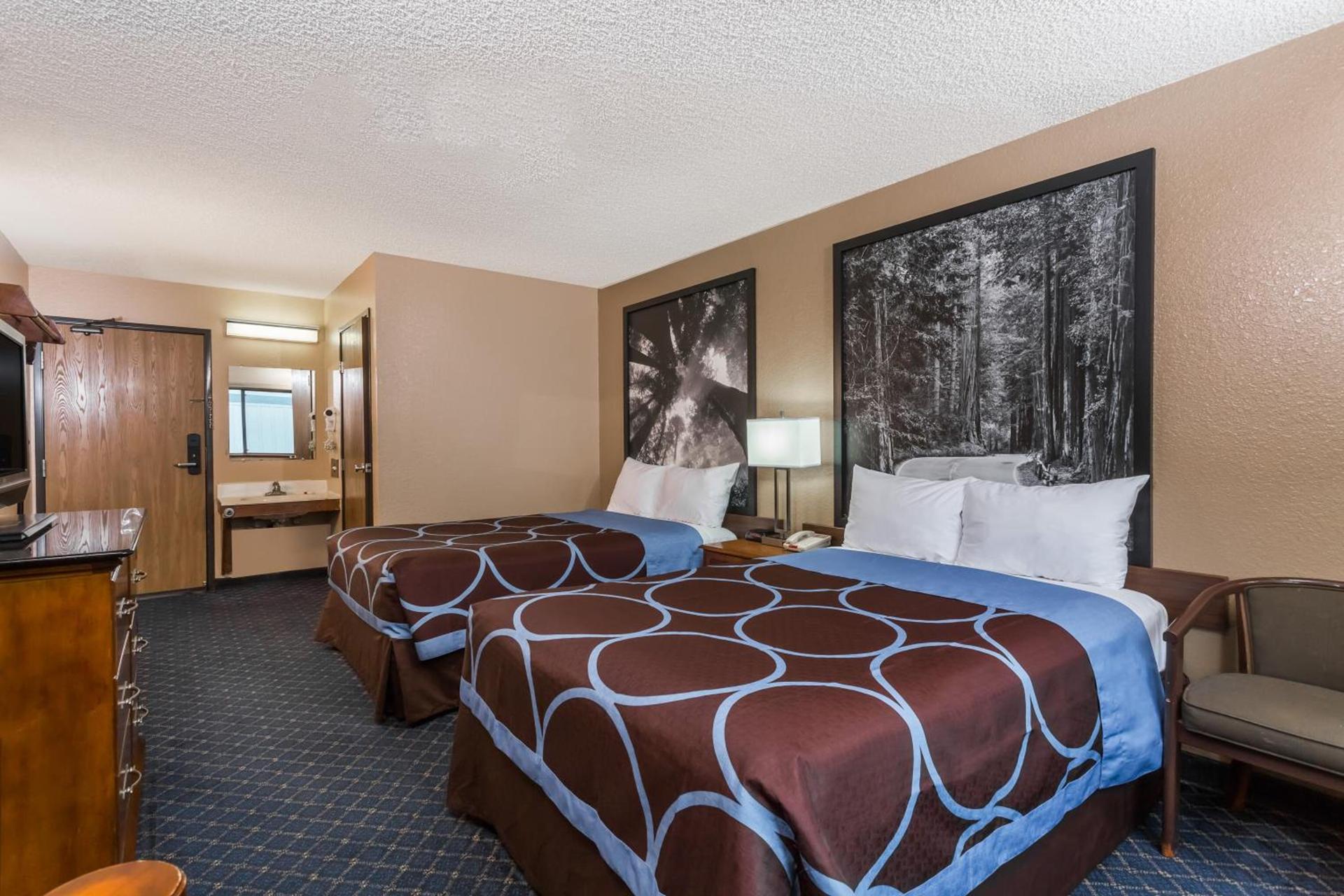Super 8 by Wyndham Arcata photo 7
