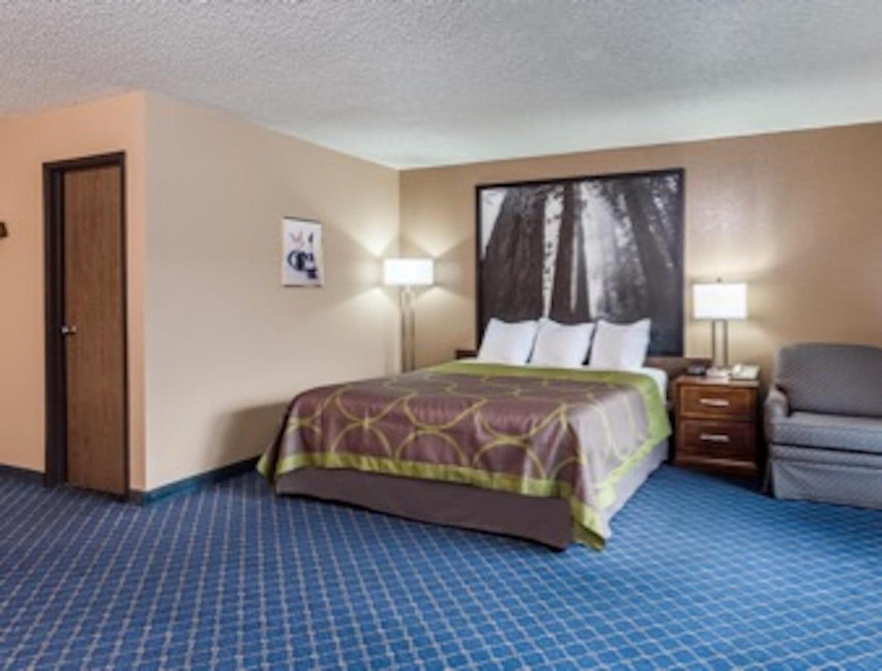Super 8 by Wyndham Arcata photo 15