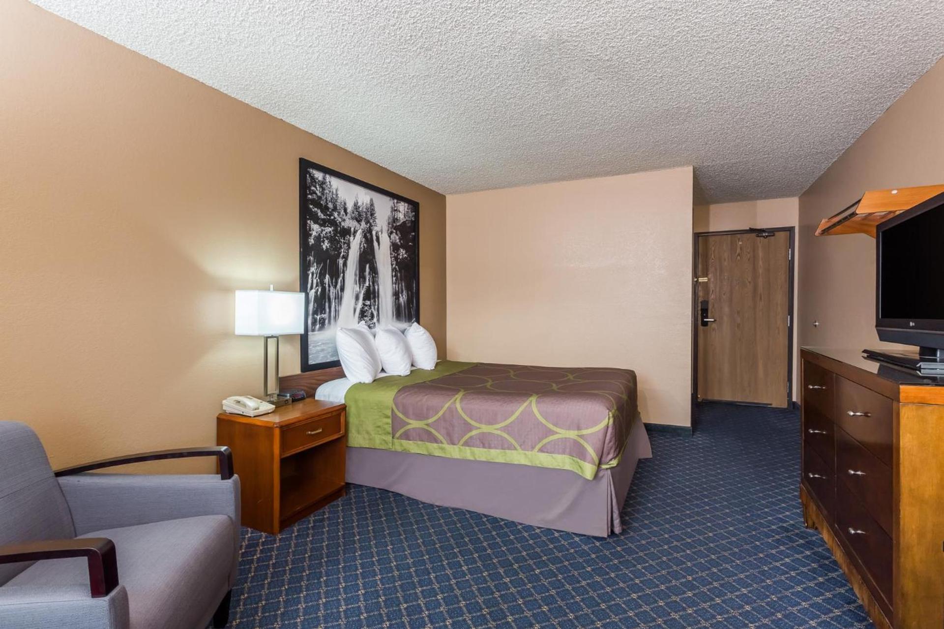 Super 8 by Wyndham Arcata photo 12