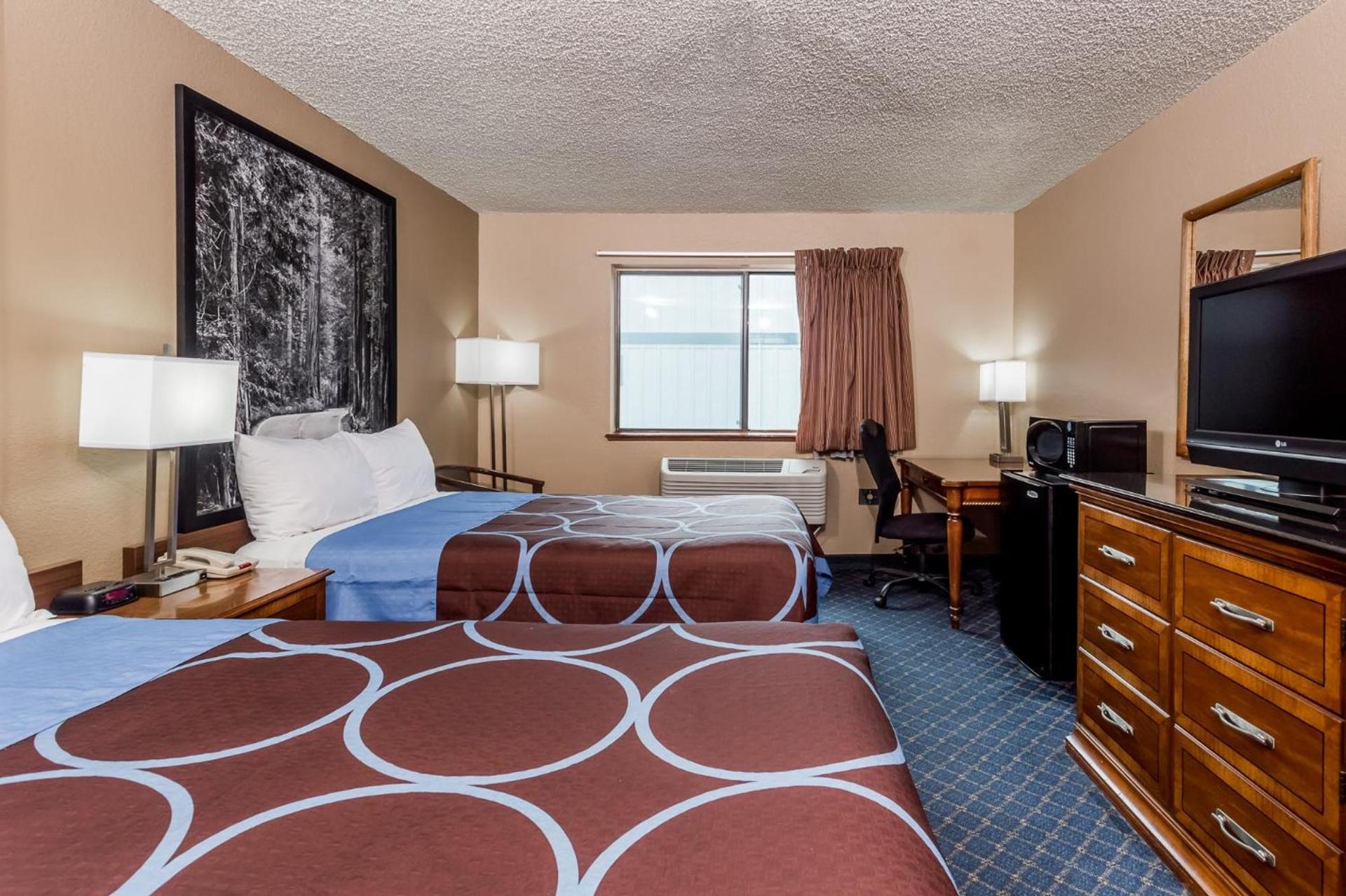 Super 8 by Wyndham Arcata photo 5