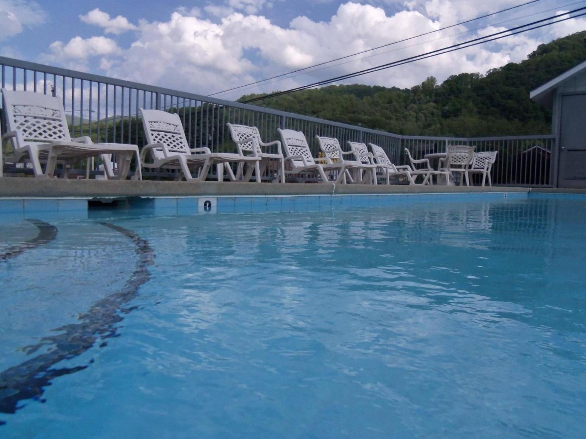 Four Seasons Inn photo 3