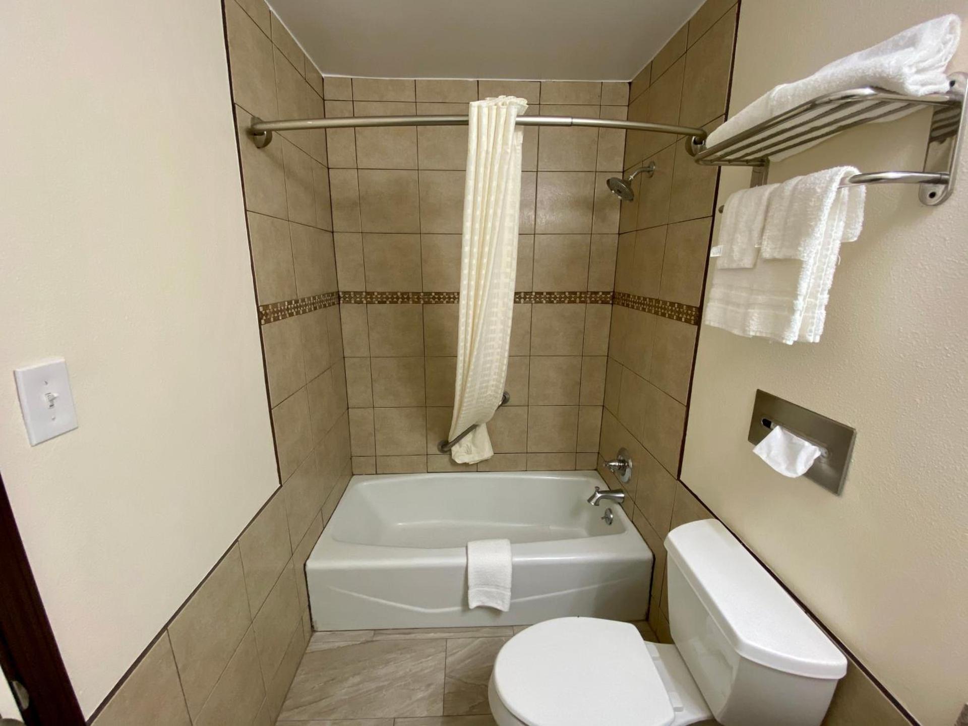 Roswell Inn photo 27