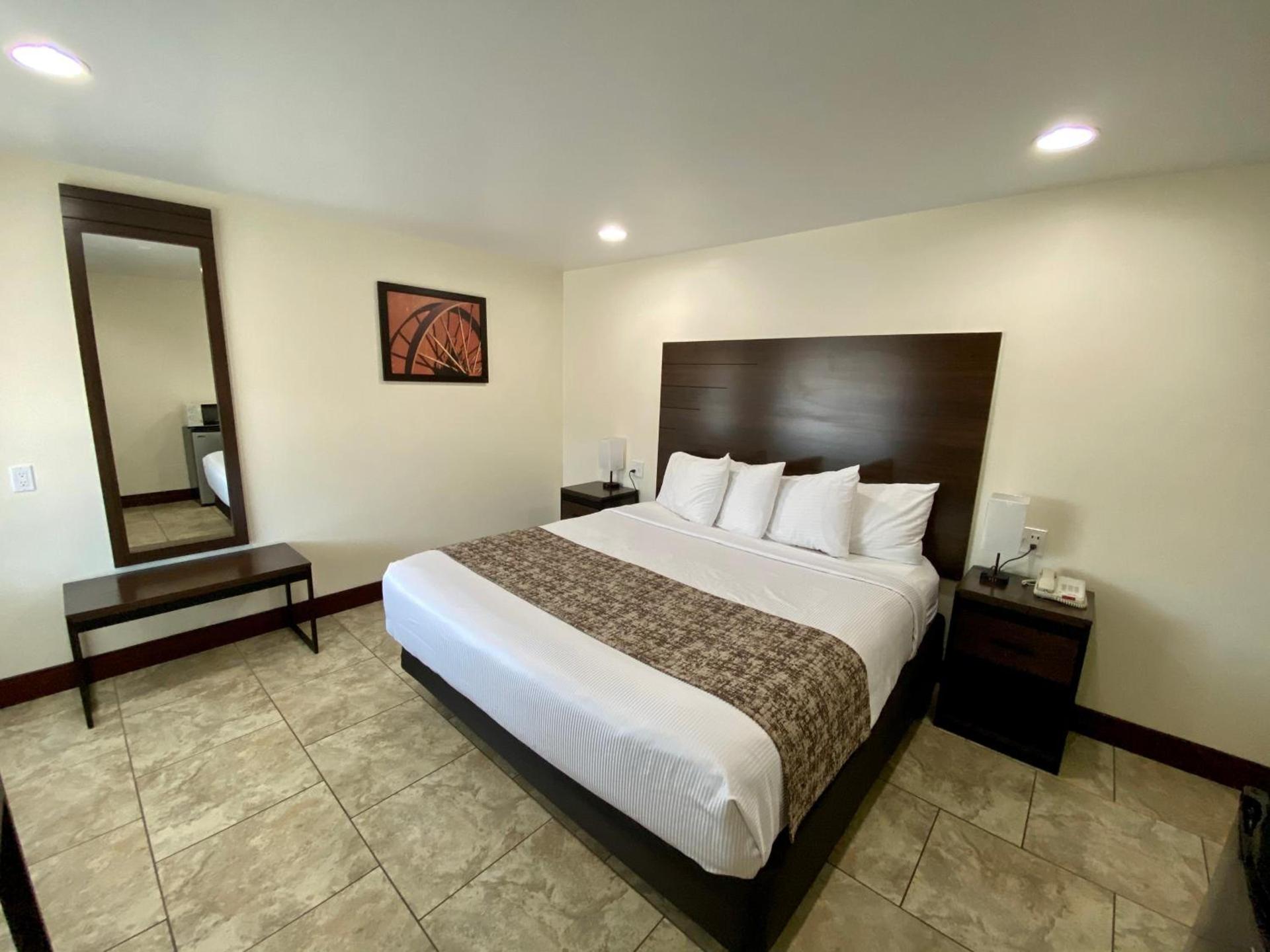 Roswell Inn photo 13