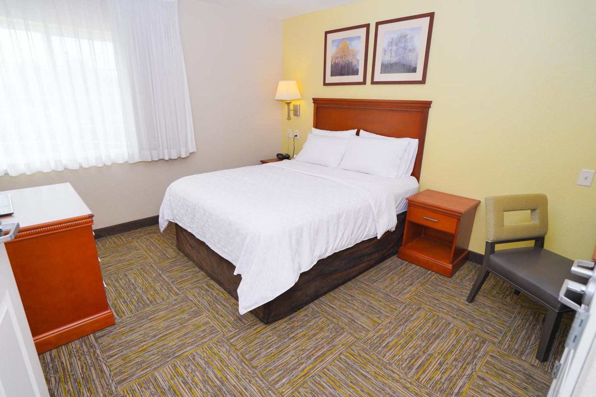Candlewood Suites Boise - Towne Square by IHG photo 26