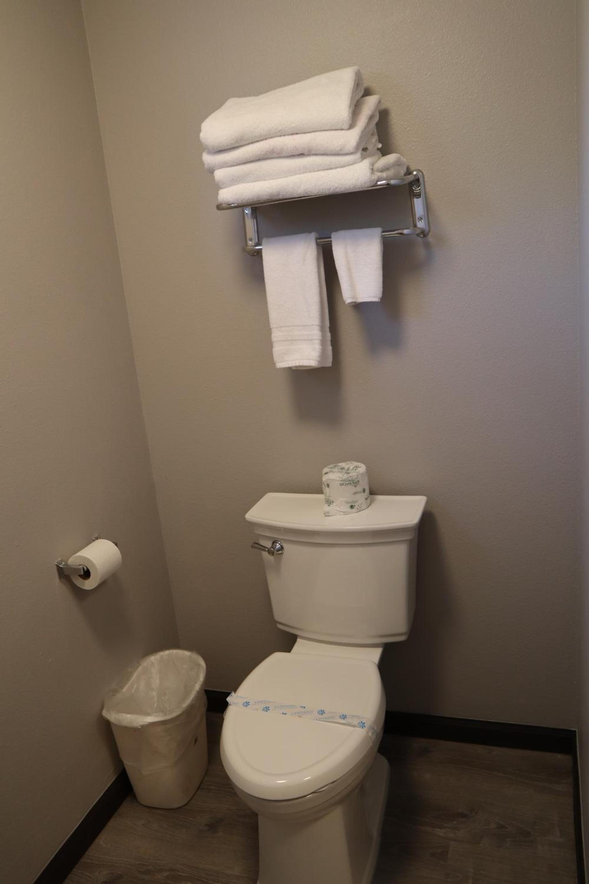 Express Inn & Suites Eugene photo 40