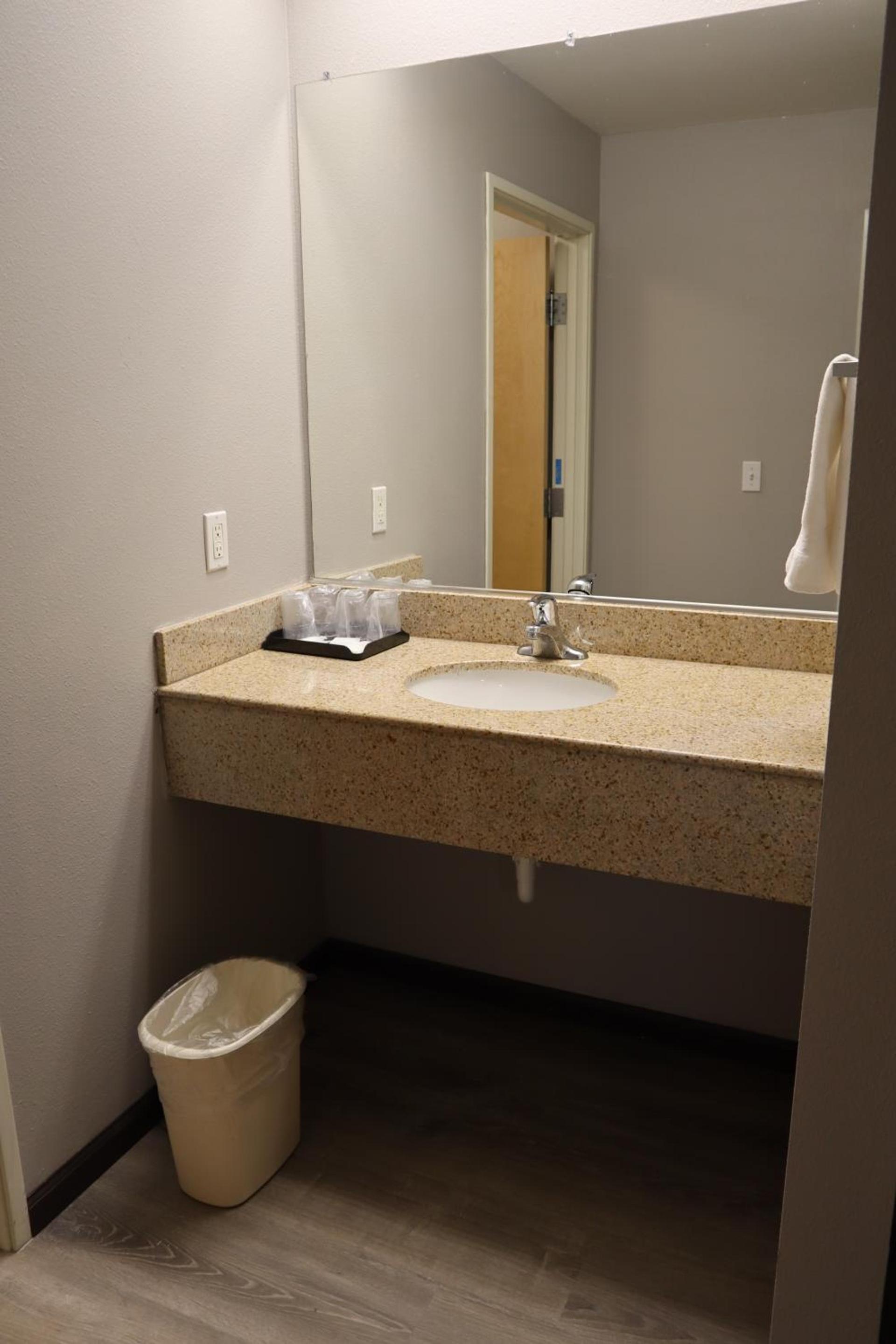 Express Inn & Suites Eugene photo 33
