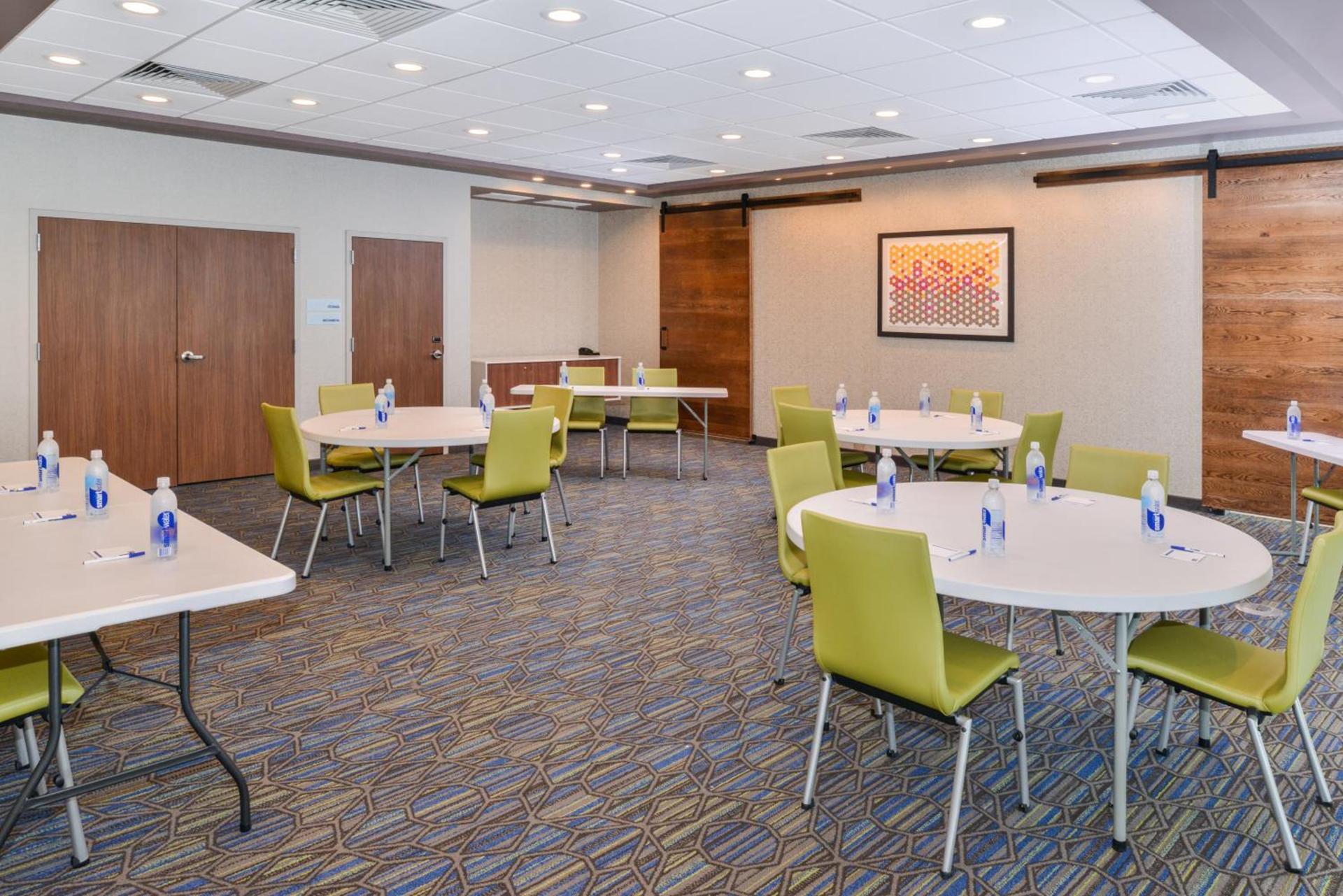 Holiday Inn Express & Suites - Ogallala by IHG photo 35