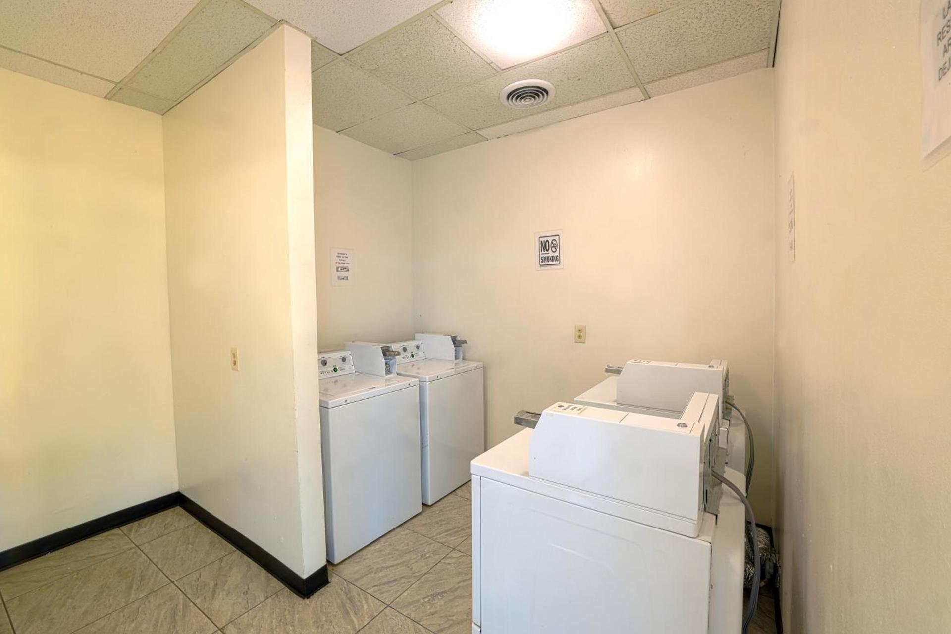 Motel 6-Longview, TX - North photo 43