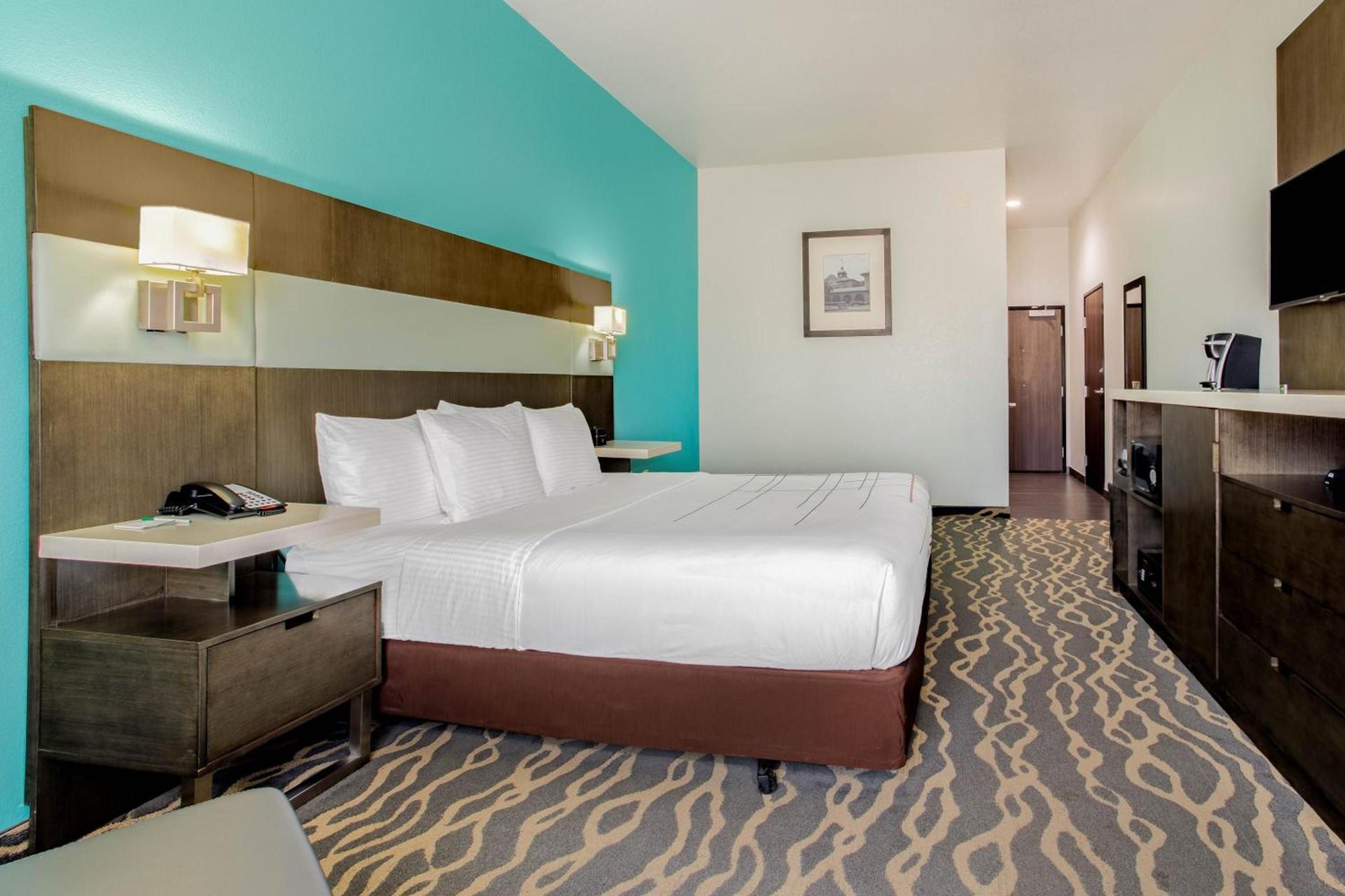 La Quinta Inn & Suites by Wyndham Northlake Ft. Worth photo 23