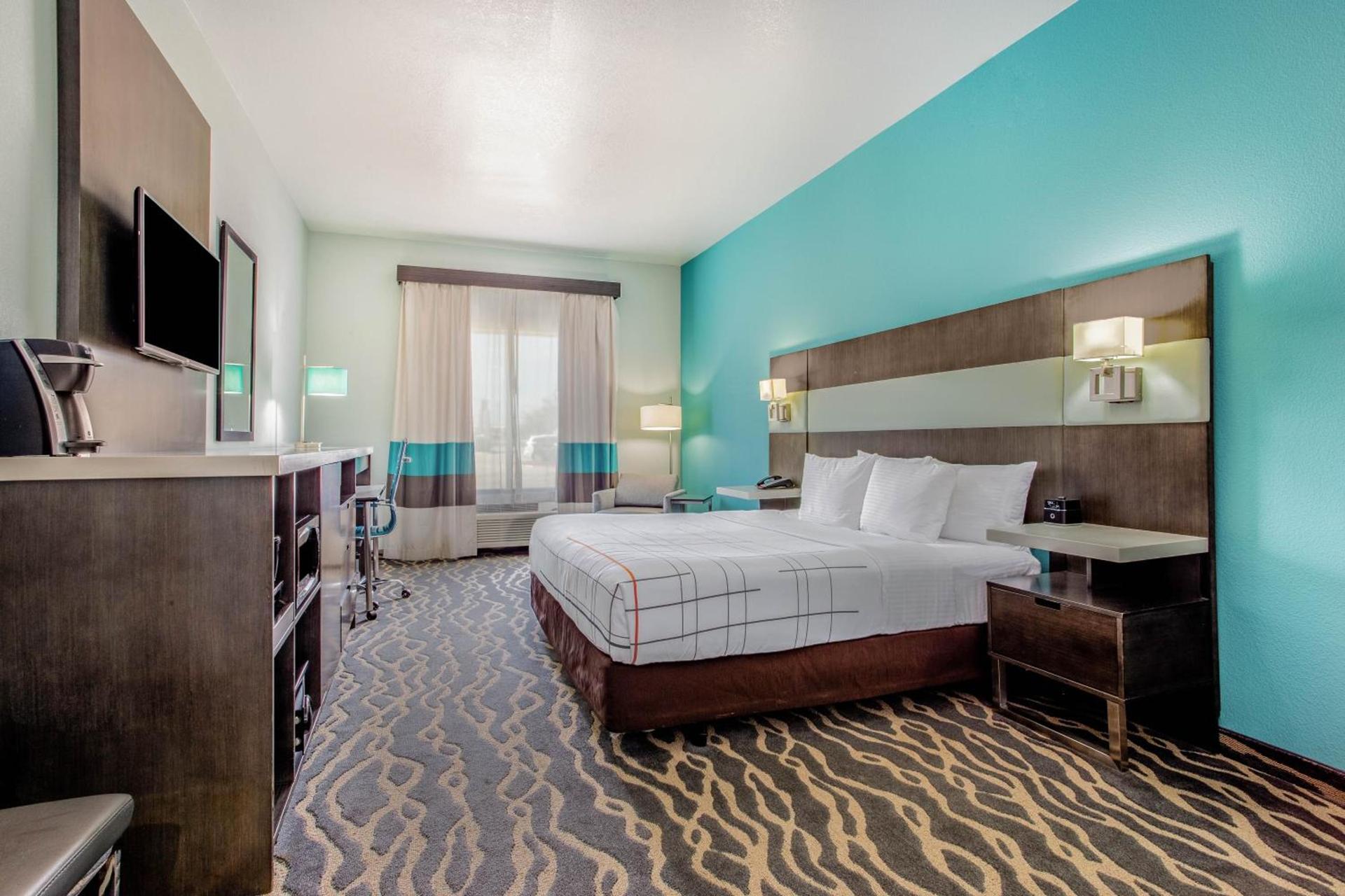 La Quinta Inn & Suites by Wyndham Northlake Ft. Worth photo 26