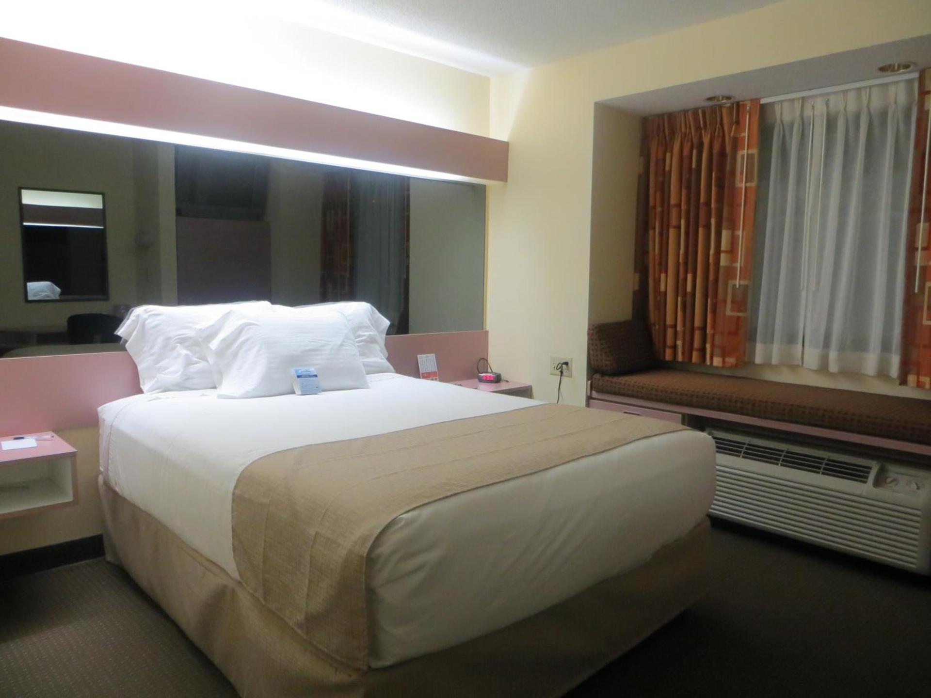 Quality Inn Knoxville West Cedar Bluff photo 1