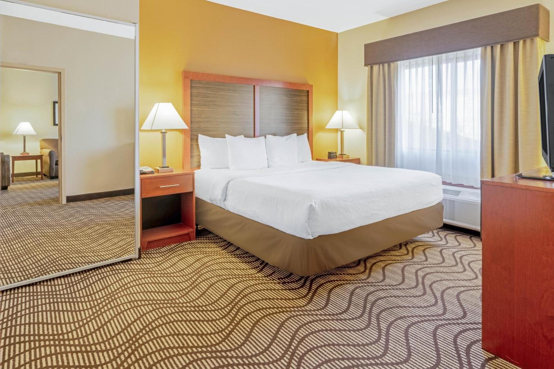 La Quinta by Wyndham Midwest City - Tinker AFB photo 32