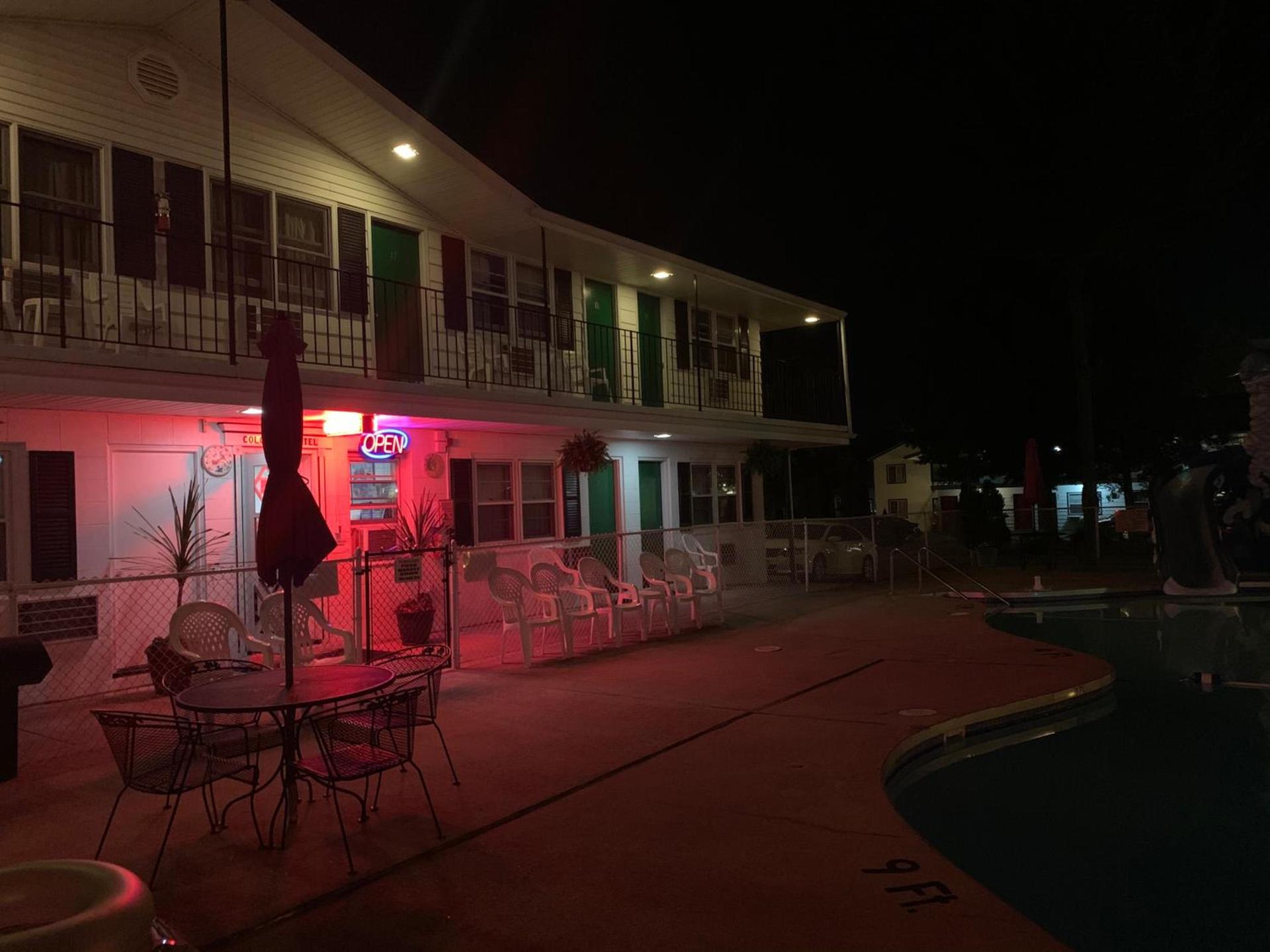 Colonial motel photo 27