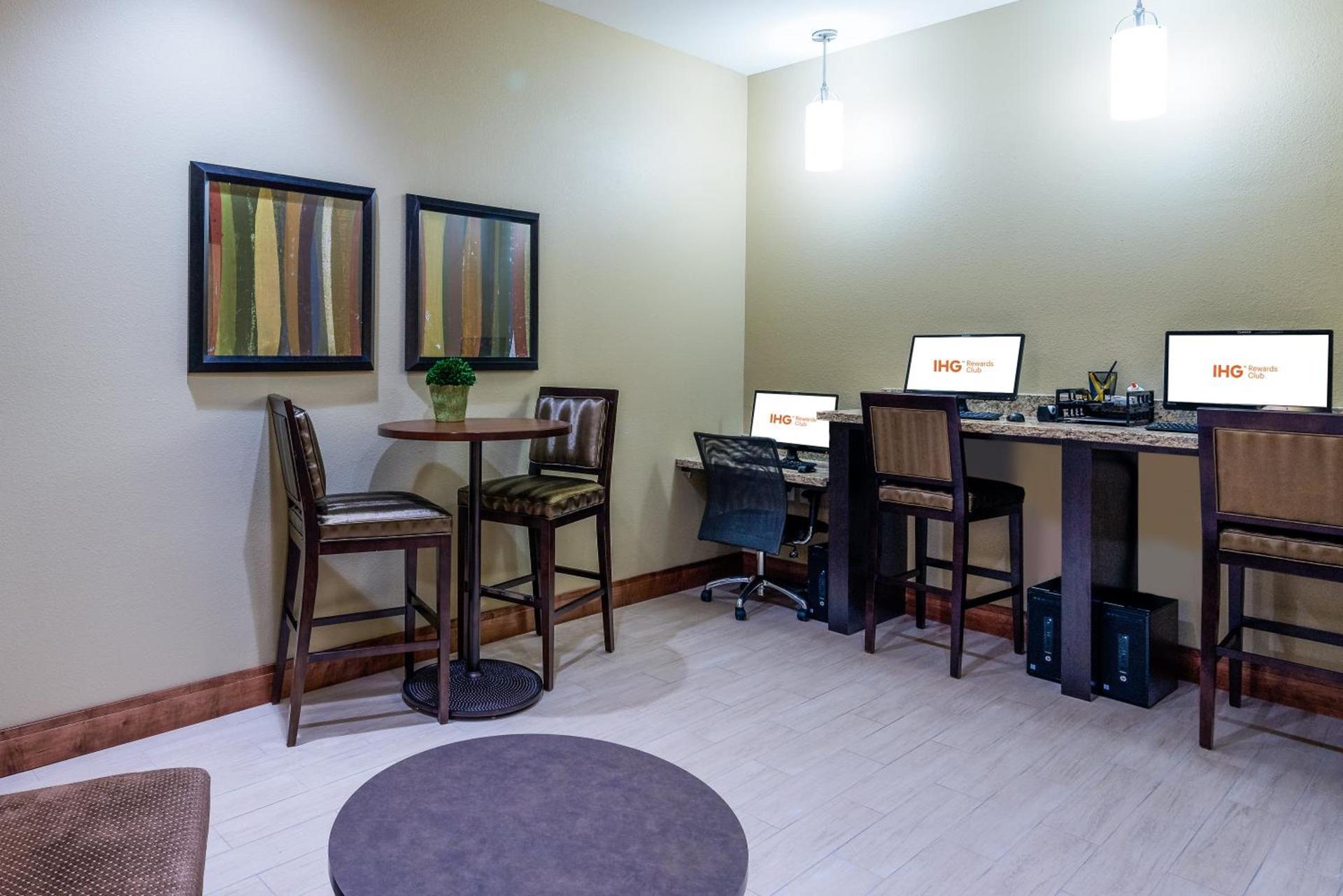 Staybridge Suites Eau Claire - Altoona by IHG photo 16