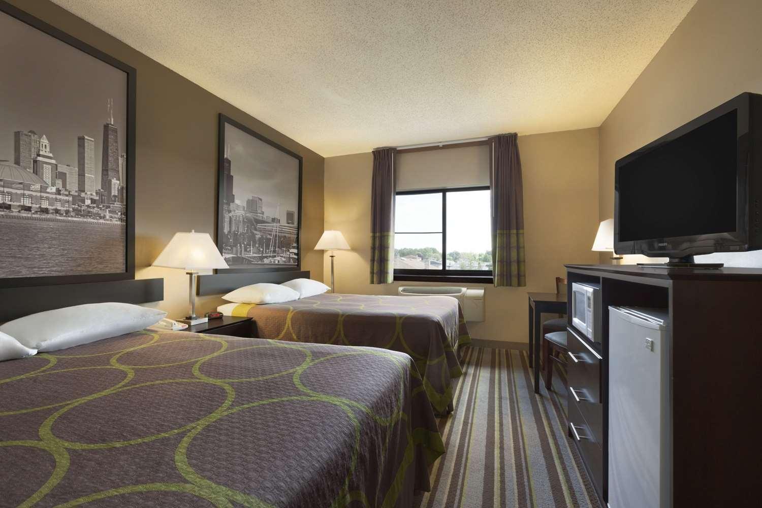 Super 8 by Wyndham Bridgeview/Chicago Area photo 3