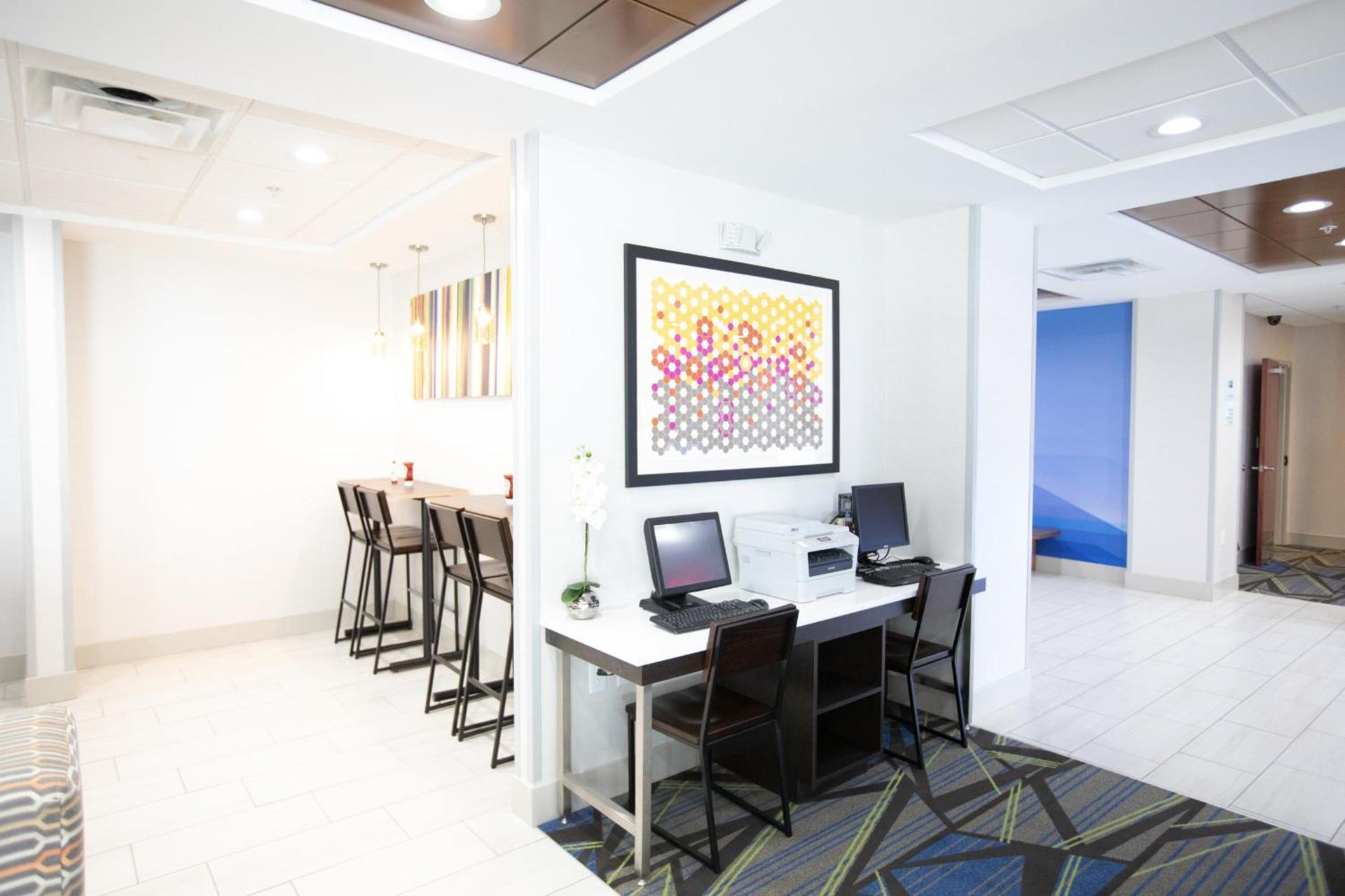 Holiday Inn Express & Suites Knoxville-Farragut by IHG photo 5
