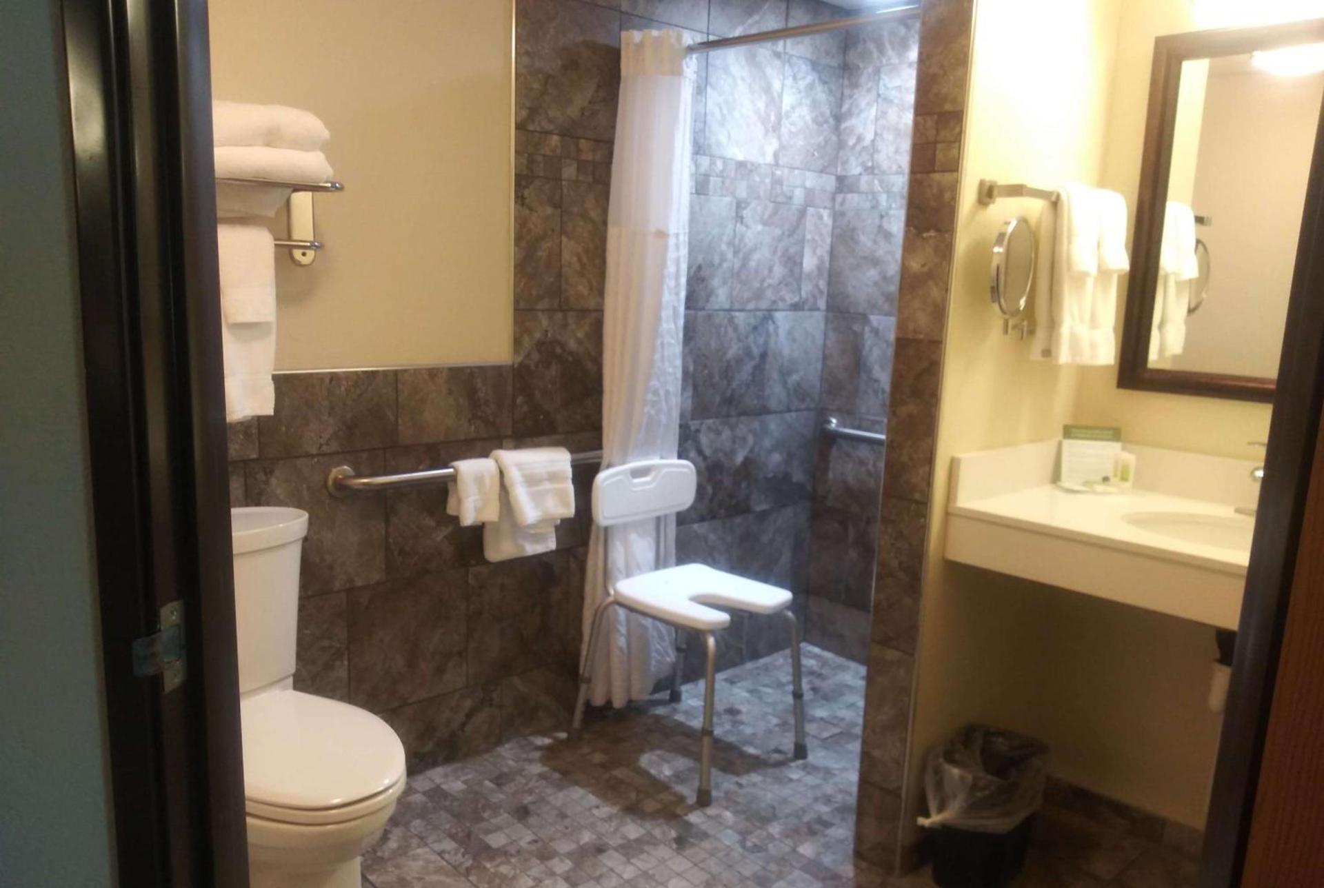 AmericInn by Wyndham Red Wing photo 10