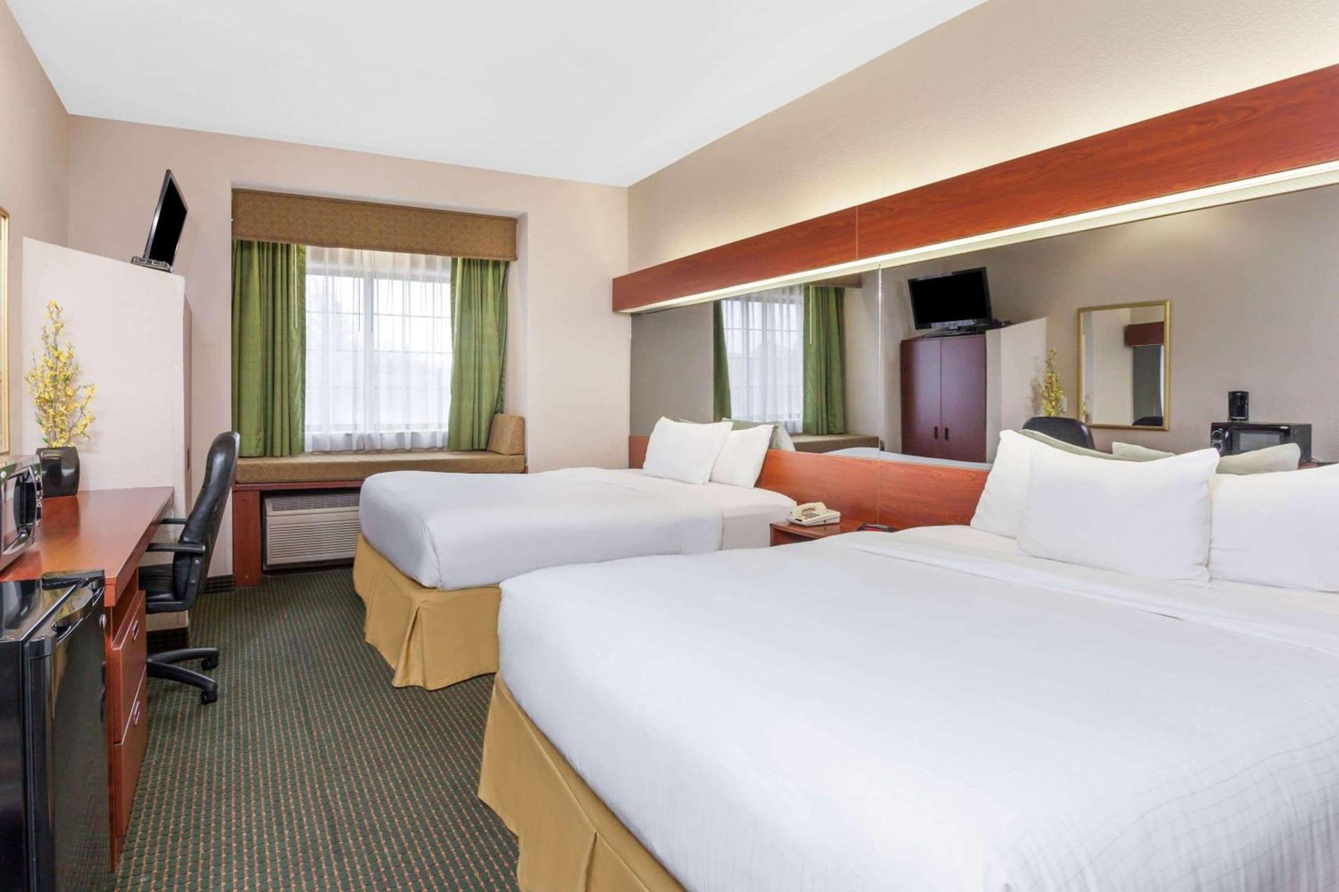 Days Inn by Wyndham near Kansas Speedway photo 11