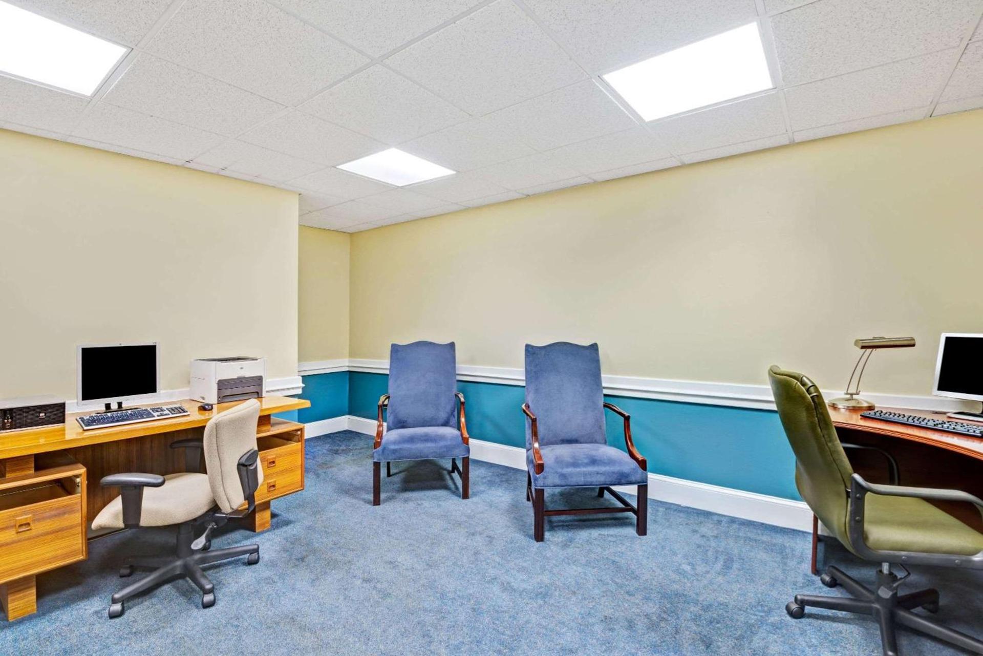 Ramada by Wyndham Seekonk Providence Area photo 16