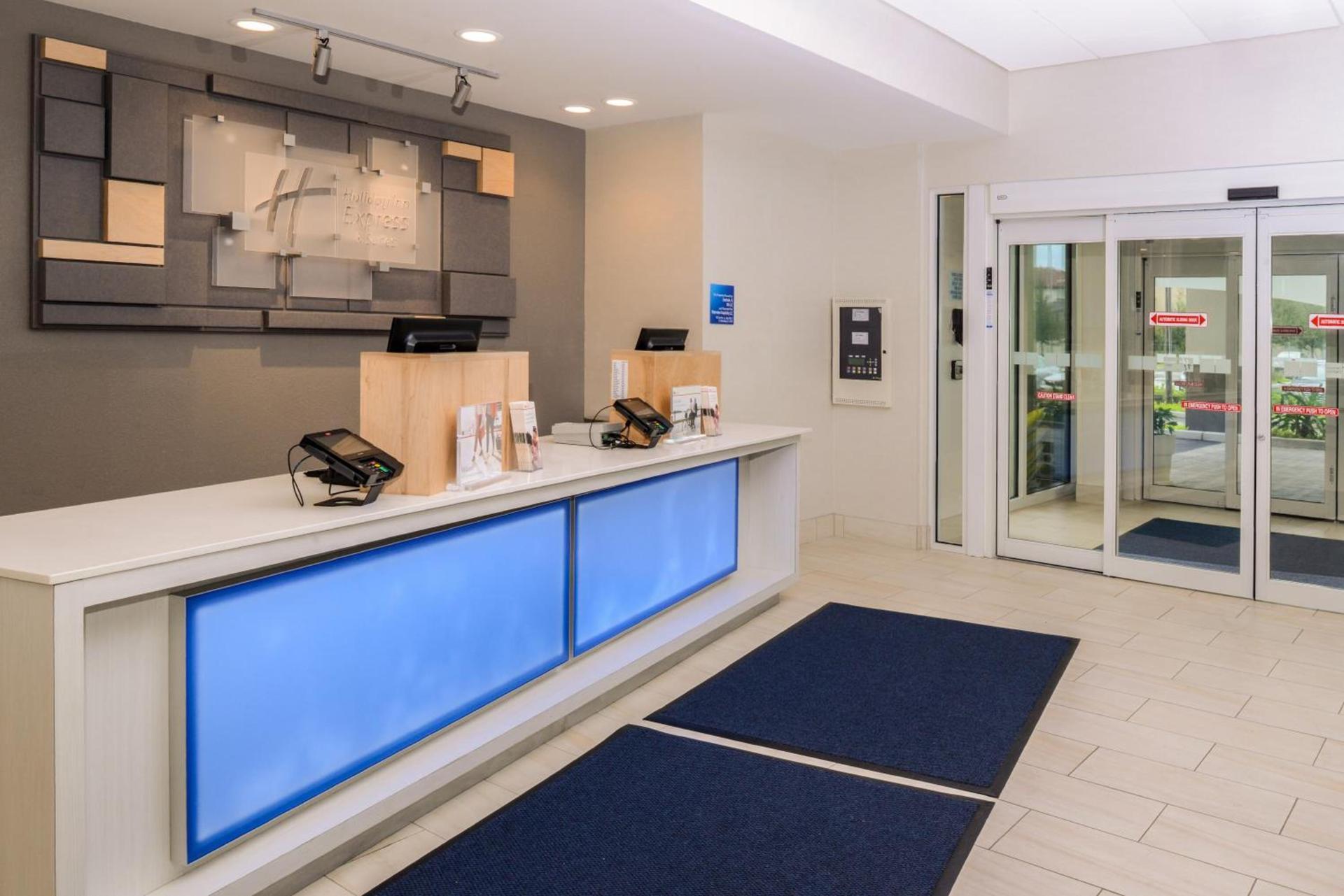 Holiday Inn Express & Suites - St. Petersburg - Madeira Beach by IHG photo 15