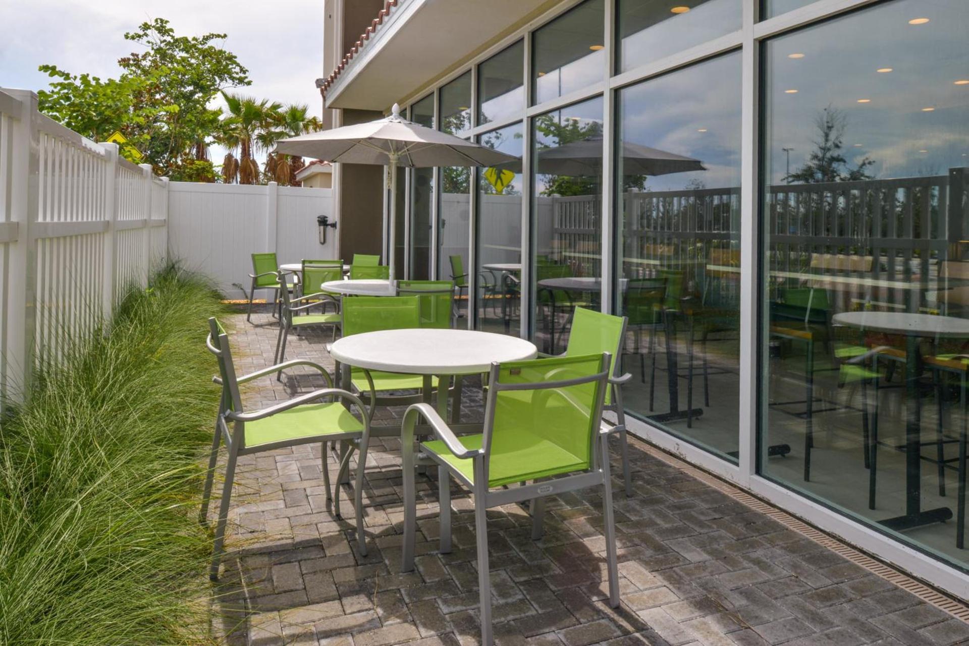 Holiday Inn Express & Suites - St. Petersburg - Madeira Beach by IHG photo 48
