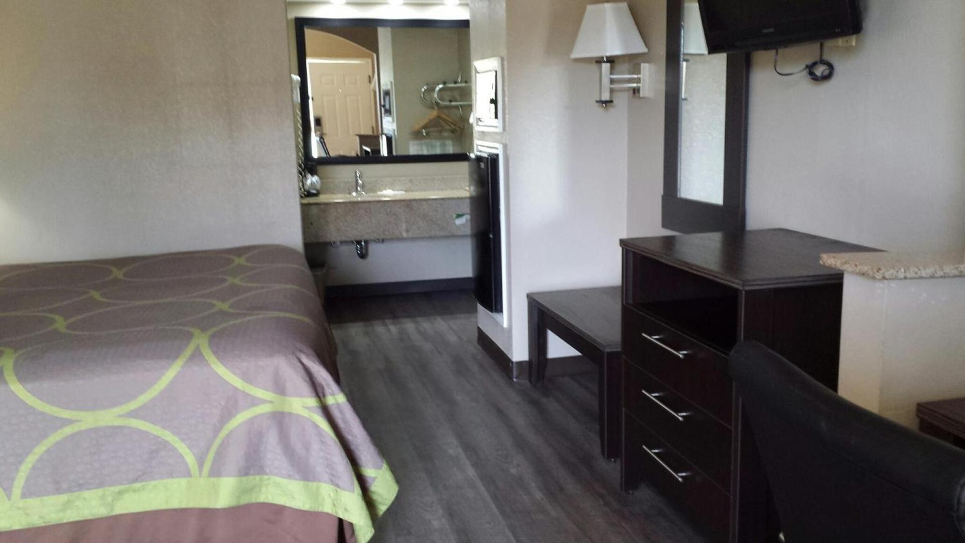 Super 8 by Wyndham Murfreesboro photo 18
