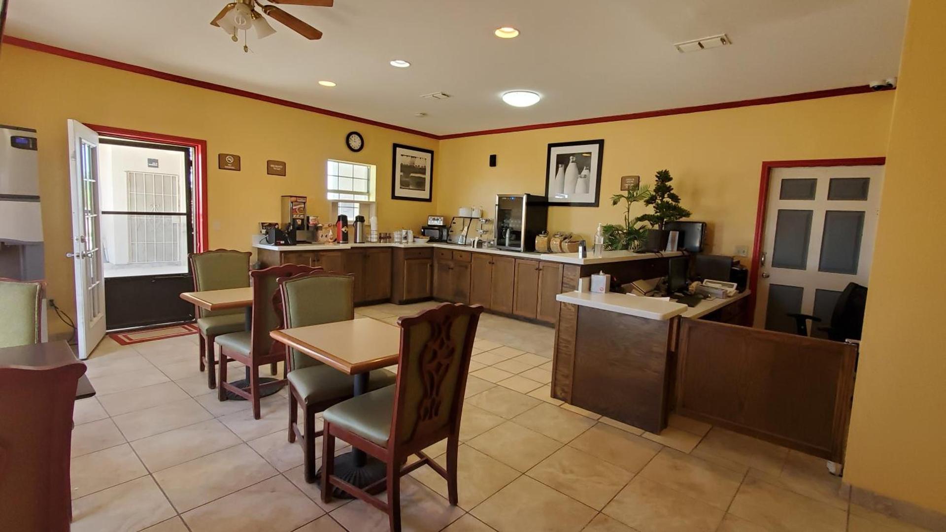 La Bonita Inn & Suites - McCamey photo 5