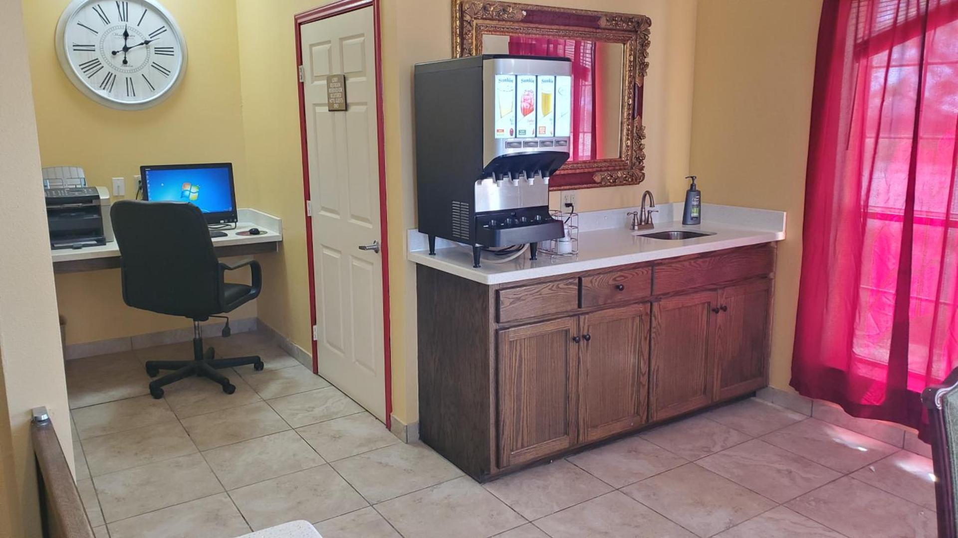 La Bonita Inn & Suites - McCamey photo 4